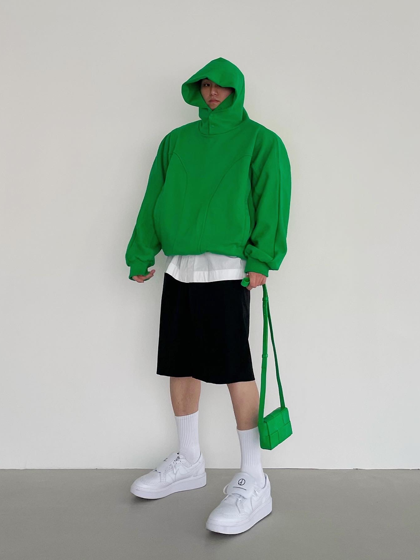 Nike x Peaceminusone Kwondo1 White, Bottega Veneta Mini Leather Cassette Parakeet 착용 스타일 - 2