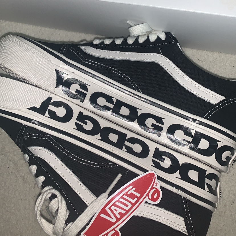 Vans Vault x CDG OG Old Skool LX Side Wall 착용 스타일 - 3