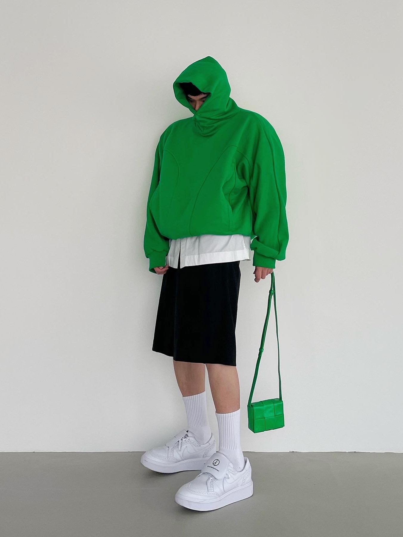 Nike x Peaceminusone Kwondo1 White, Bottega Veneta Mini Leather Cassette Parakeet 착용 스타일 - 3
