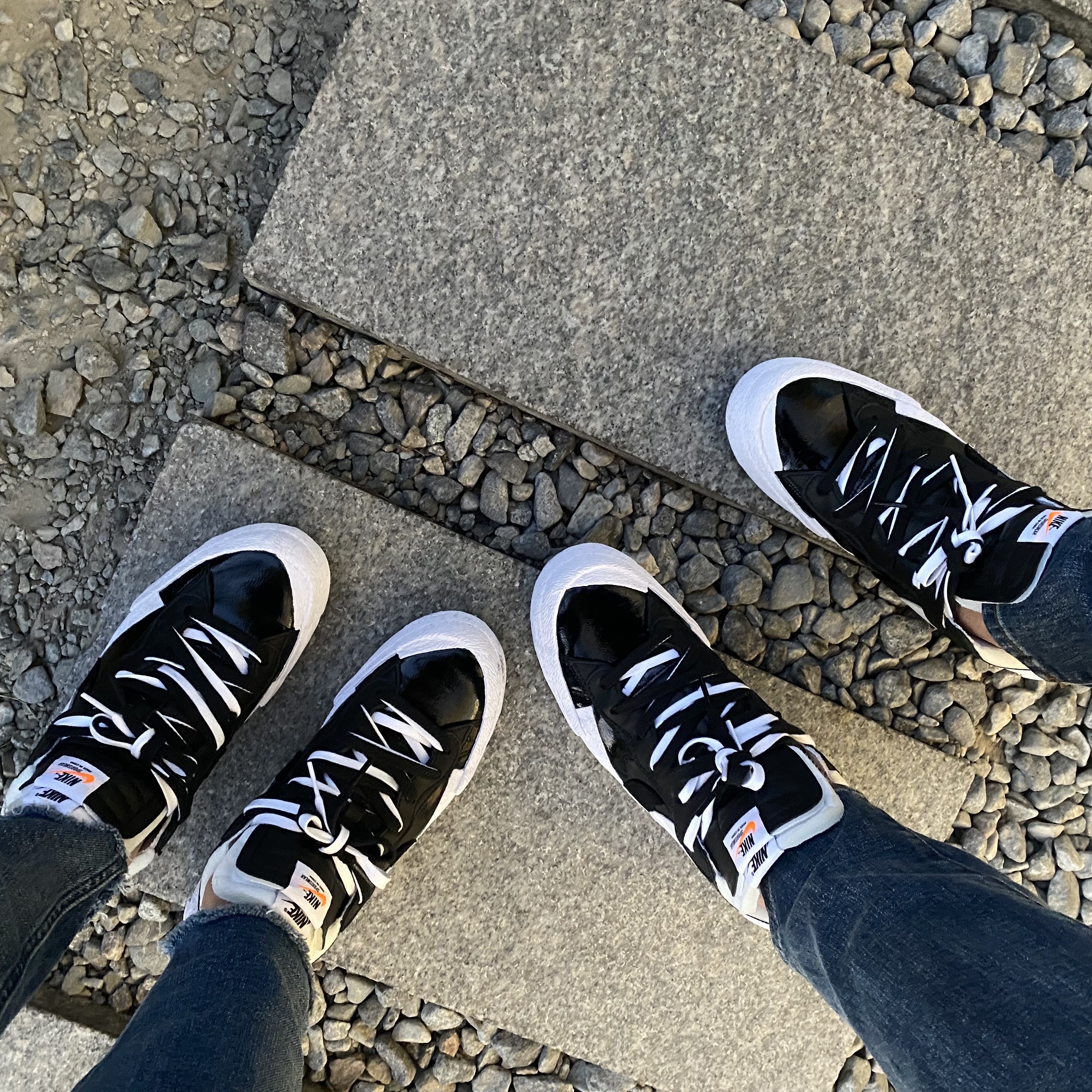 Nike x Sacai Blazer Low Black Patent Leather 착용 스타일 - 1