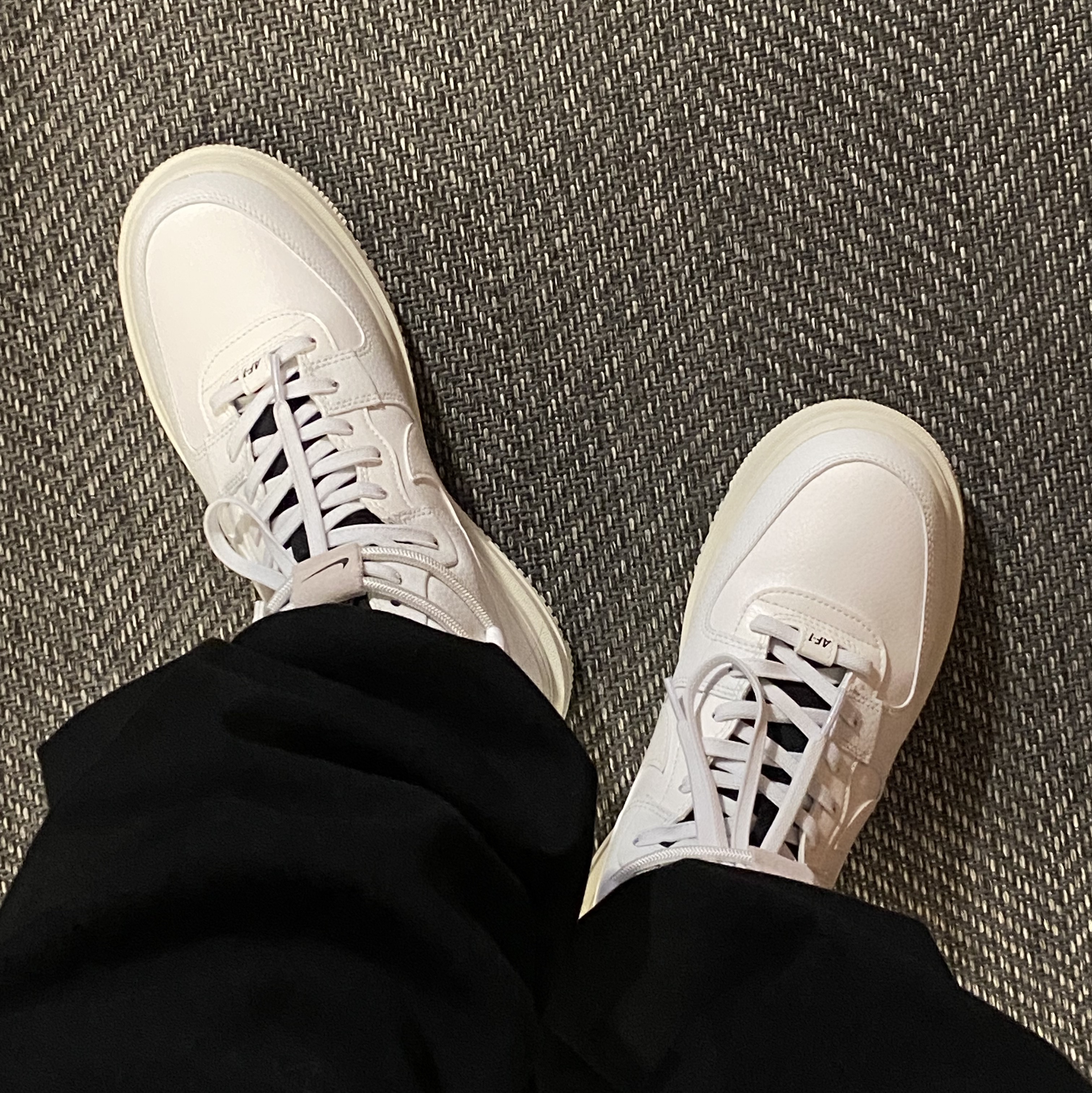 (W) Nike Air Force 1 High Utility 2.0 Summit White 착용 스타일 - 2