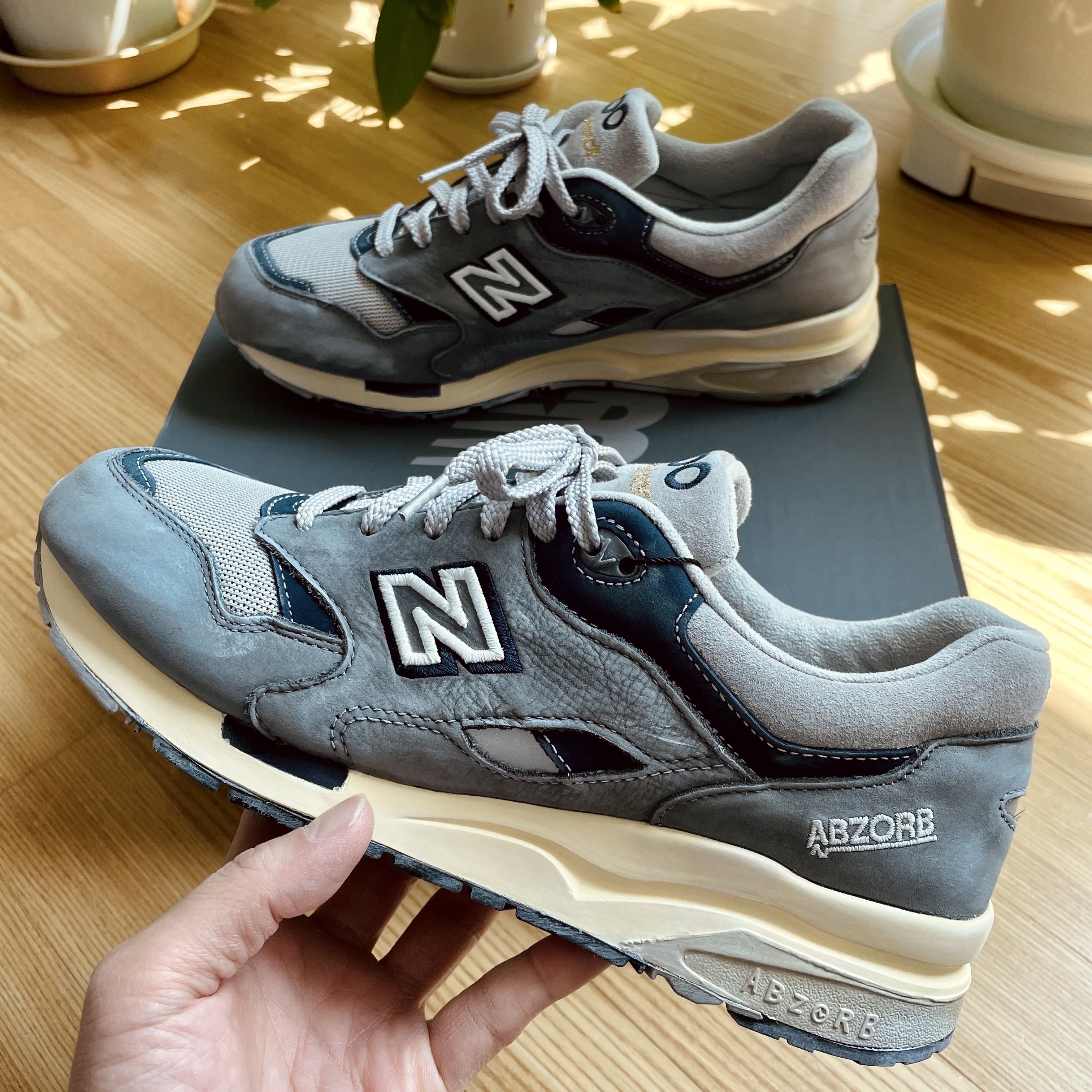 New Balance 1600 Premium Vintage Grey 착용 스타일 - 1