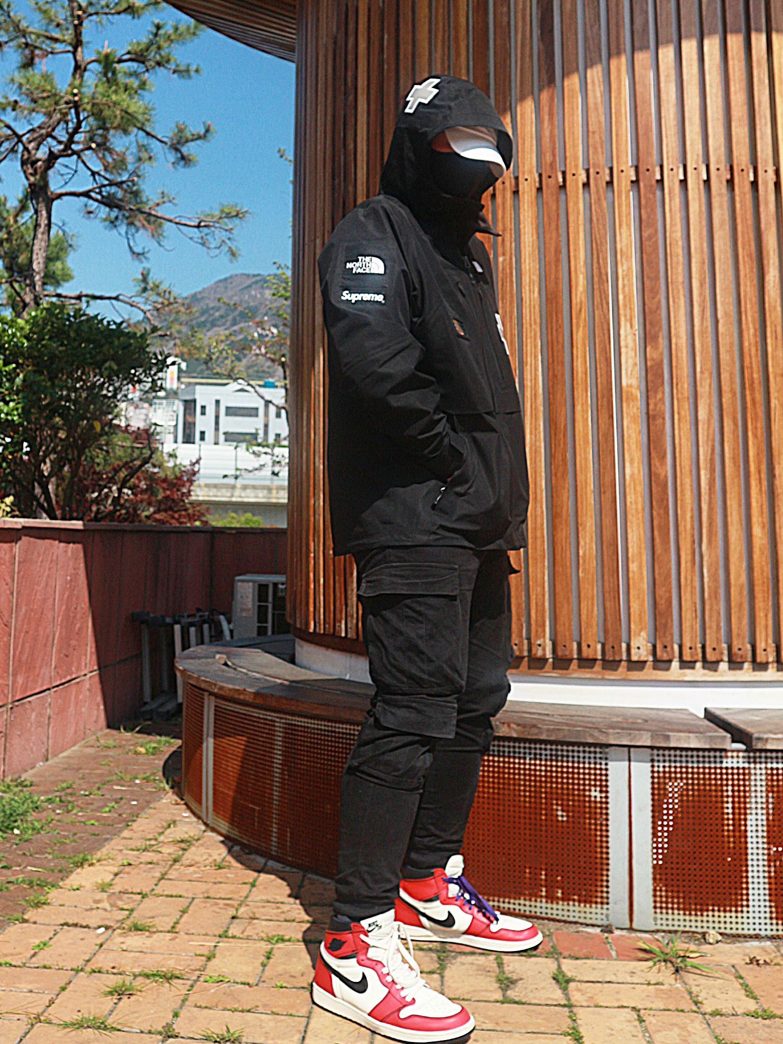 Jordan 1 Retro High OG Defiant SB LA to Chicago, Supreme x The North Face Summit Series Rescue Mountain Pro Jacket Black - 22SS 착용 스타일 - 1