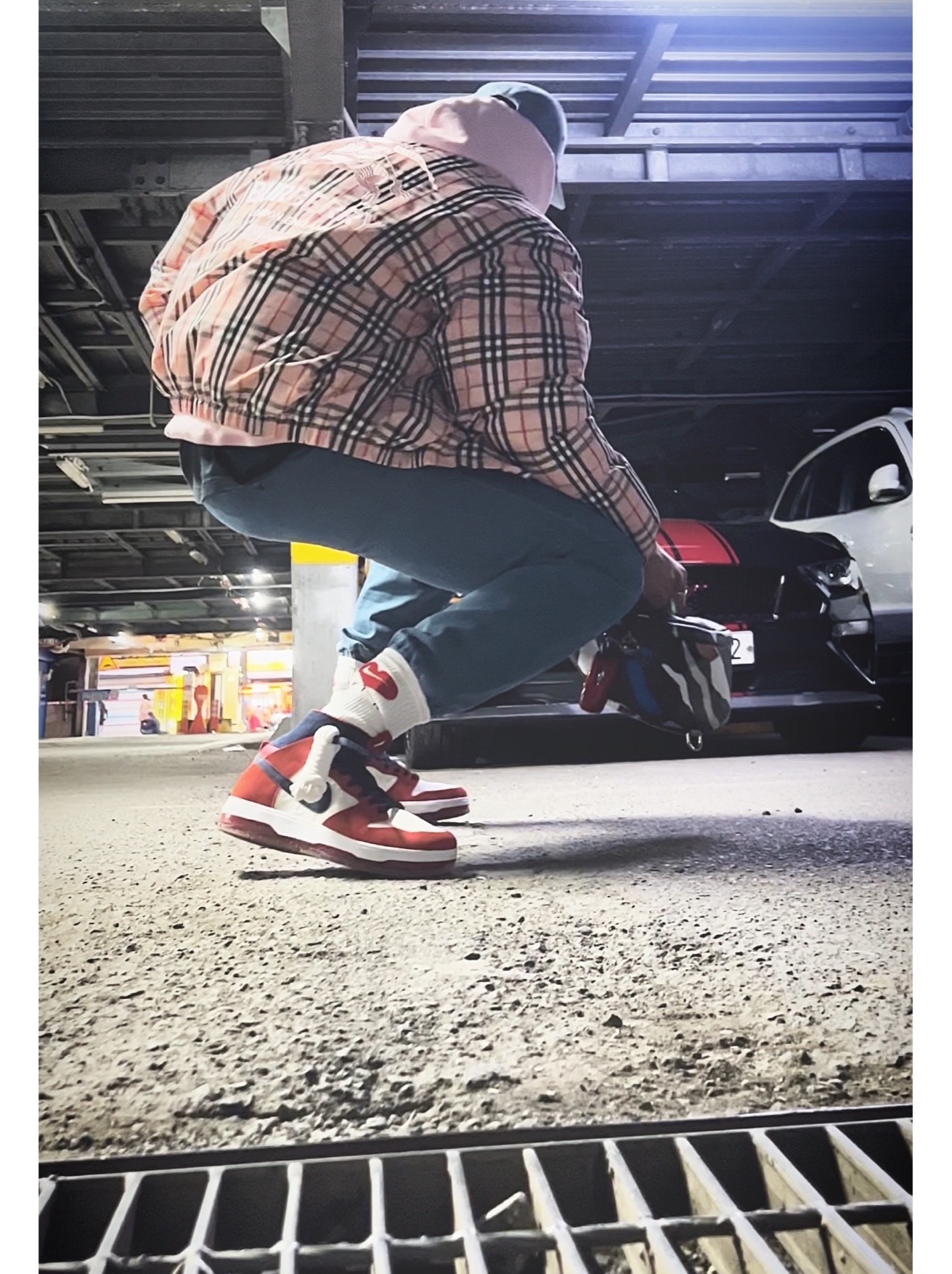Supreme Washed Chino Twill Camp Cap Denim - 21FW, Supreme x Burberry Box Logo Hooded Sweatshirt Light Pink - 22SS 착용 스타일 - 1