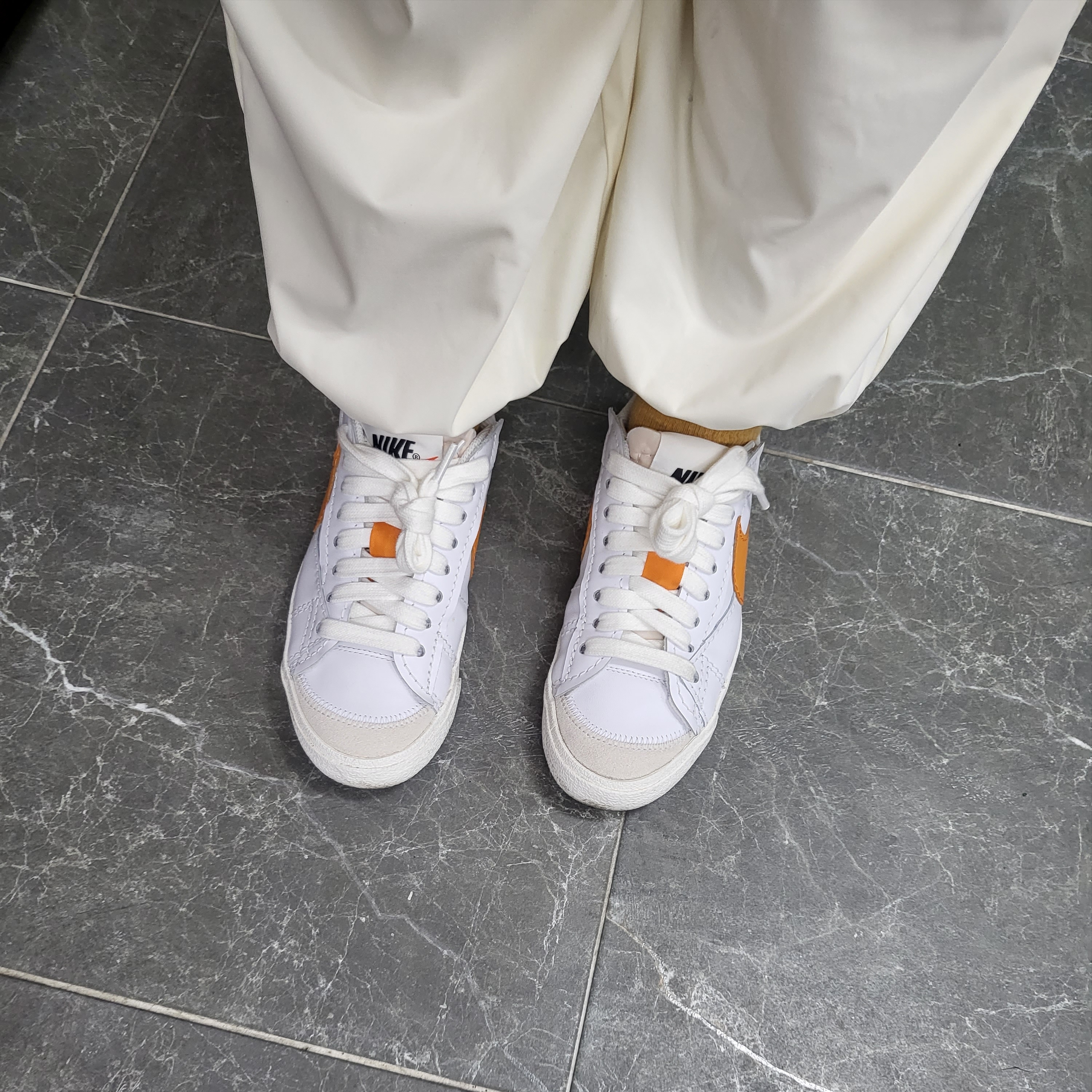 Nike Blazer Low '77 Jumbo White Alpha Orange 착용 스타일