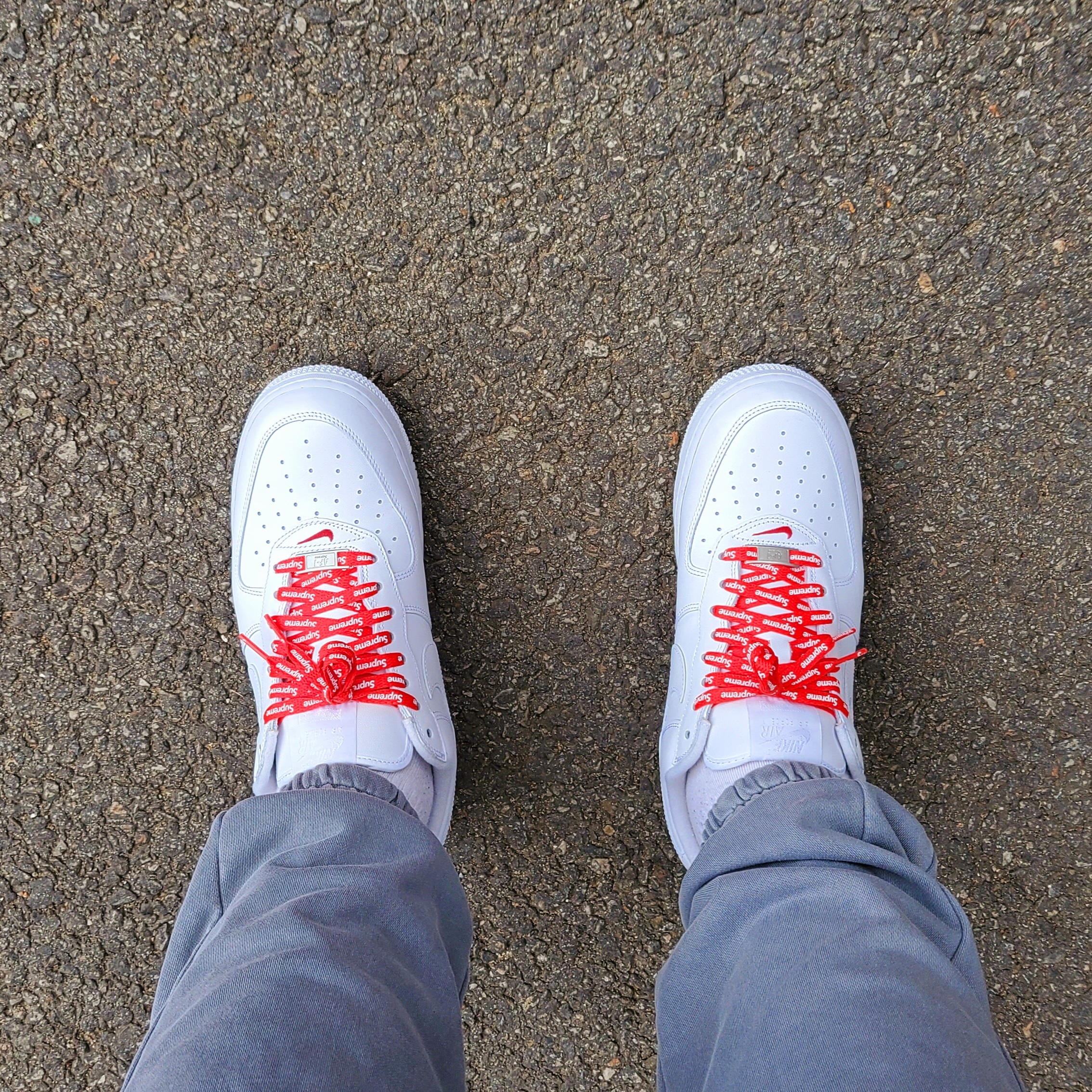 Nike x Supreme Air Force 1 Low White 착용 스타일 - 5