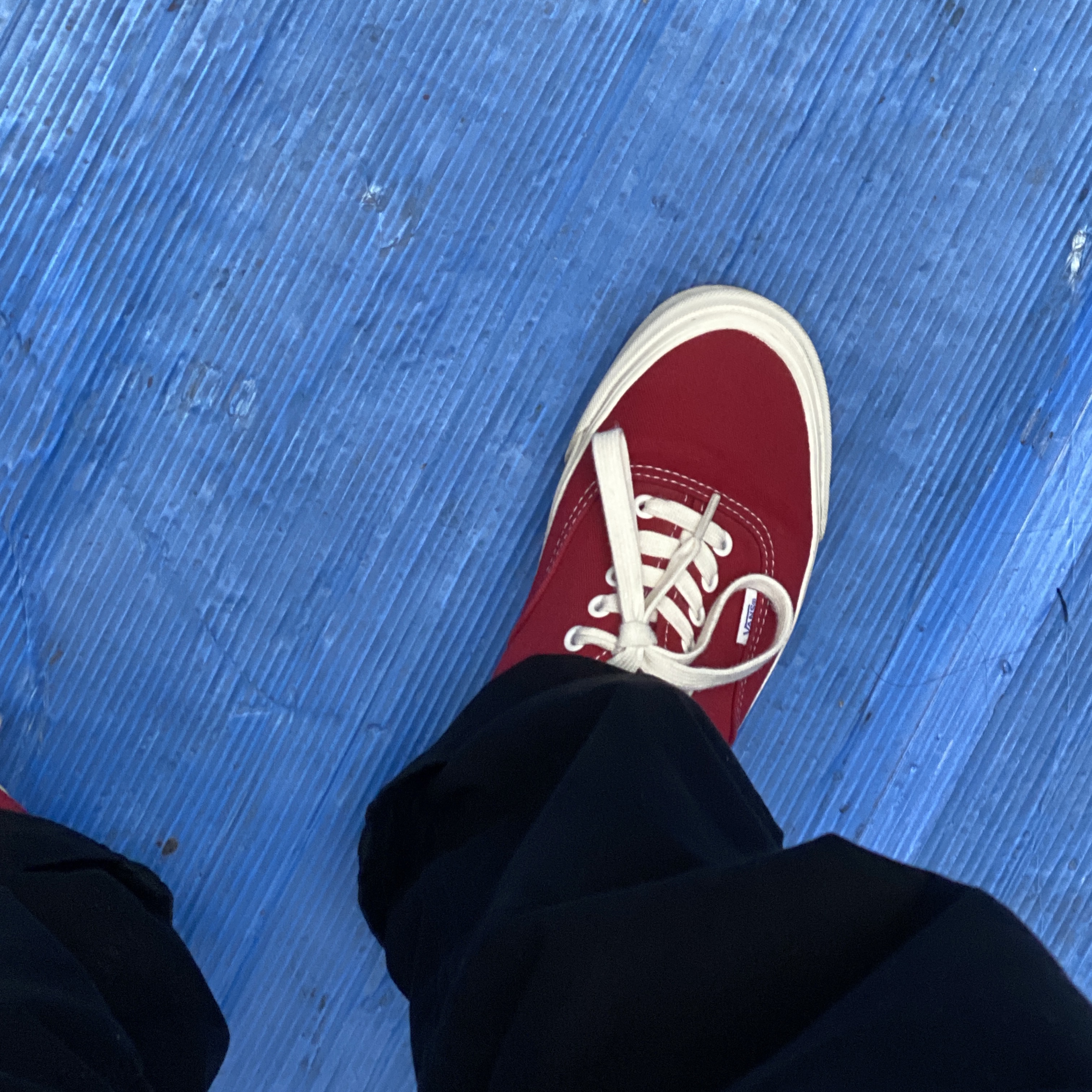 Vans Vault OG Authentic LX Chili Pepper Red 착용 스타일