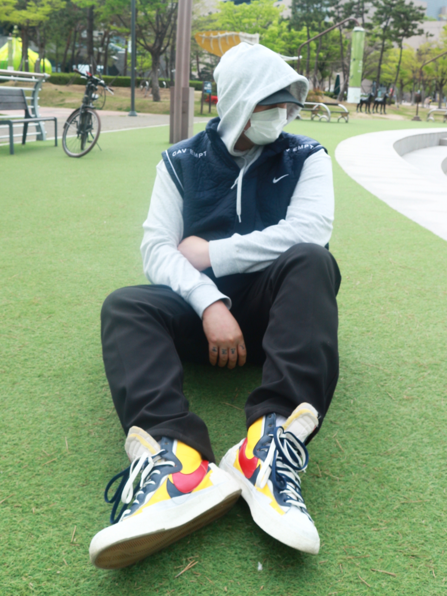 Nike x Cav Empt Vest Navy, Nike x Sacai Blazer Mid Snow Beach 착용 스타일
