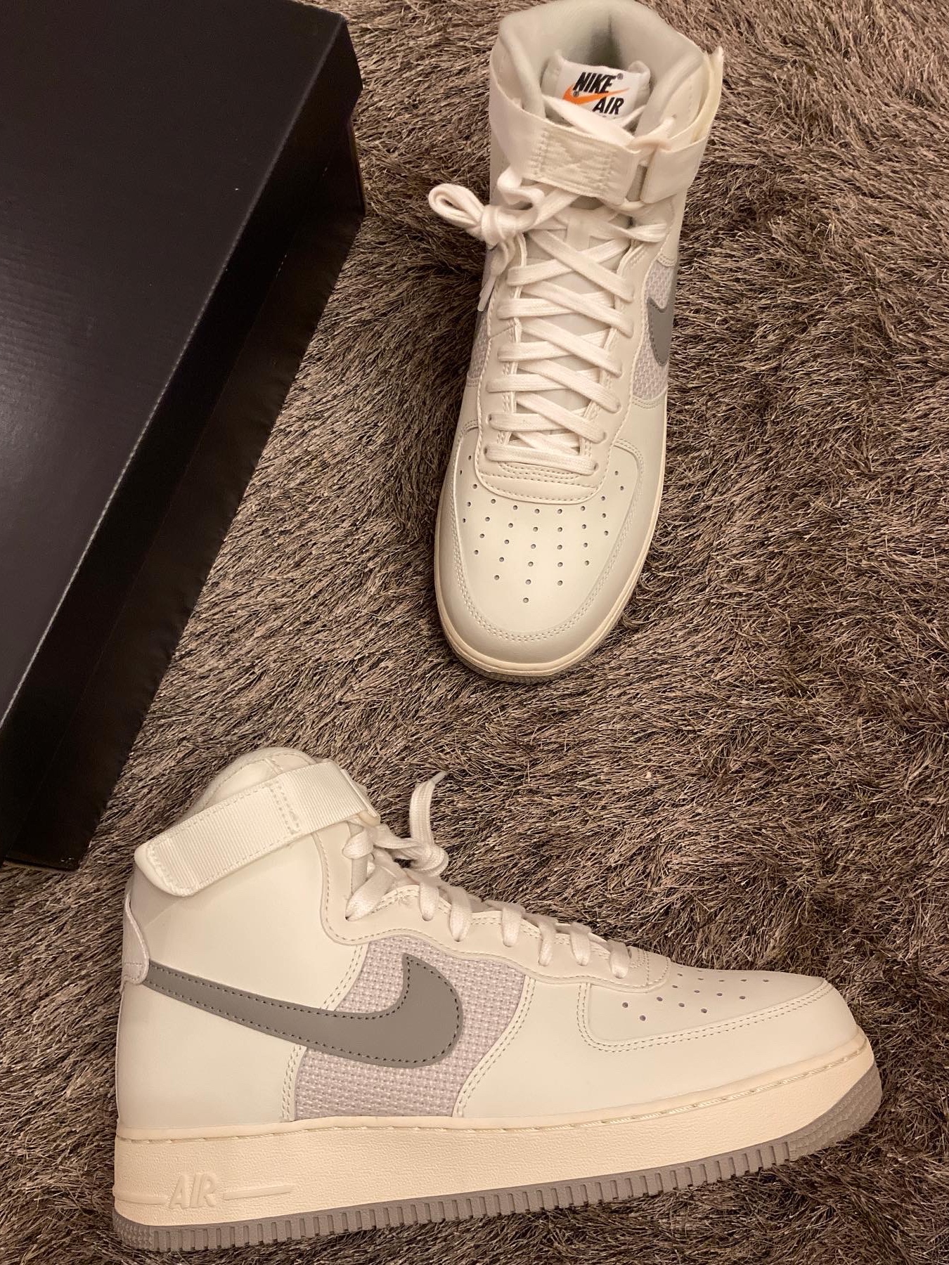 Nike Air Force 1 High '07 LV8 Sail and Medium Grey 착용 스타일 - 2