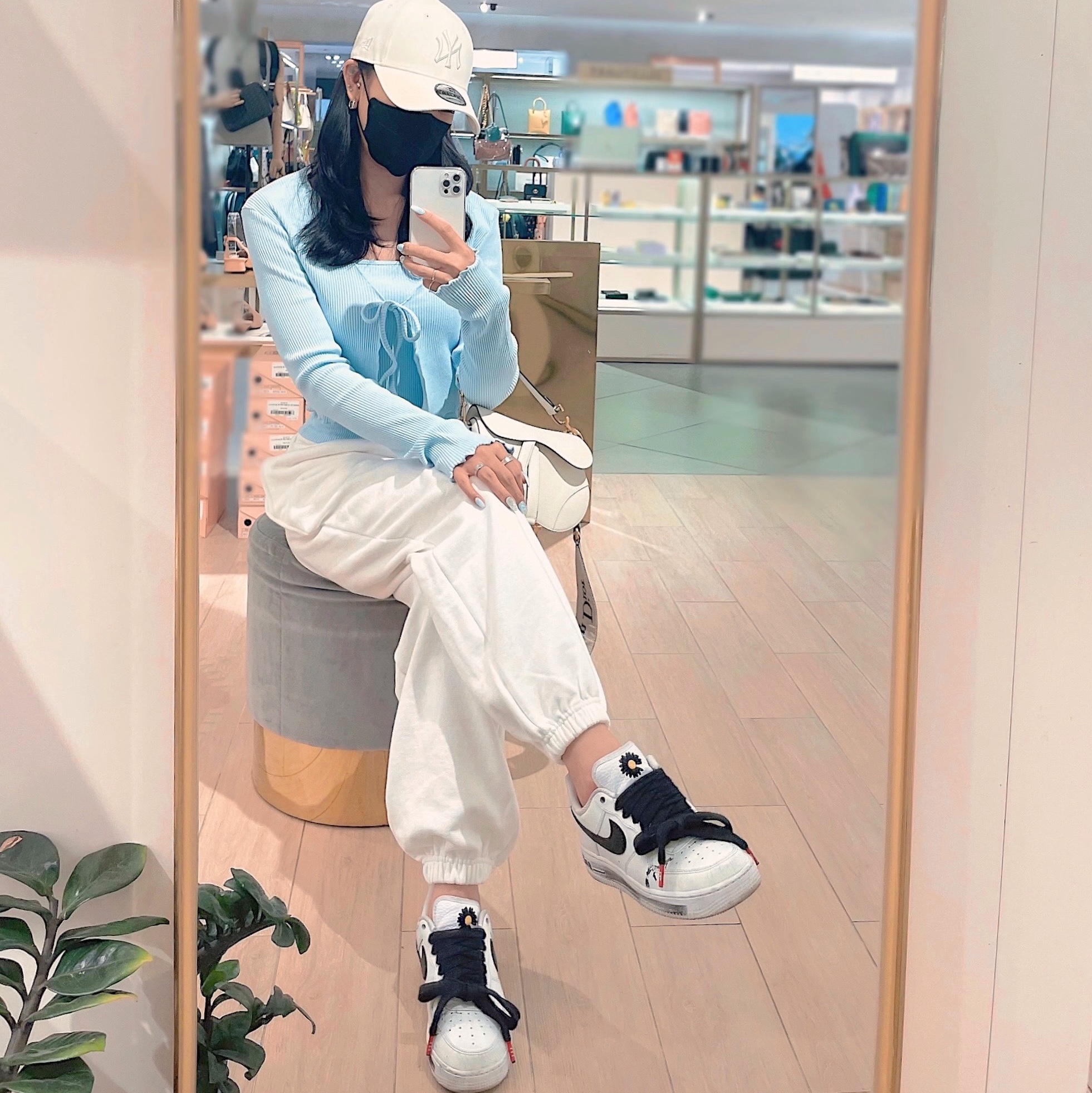 Nike x Peaceminusone Air Force 1 Low Para-Noise 2.0, Dior Saddle Bag Grained Calfskin Latte Gold 착용 스타일