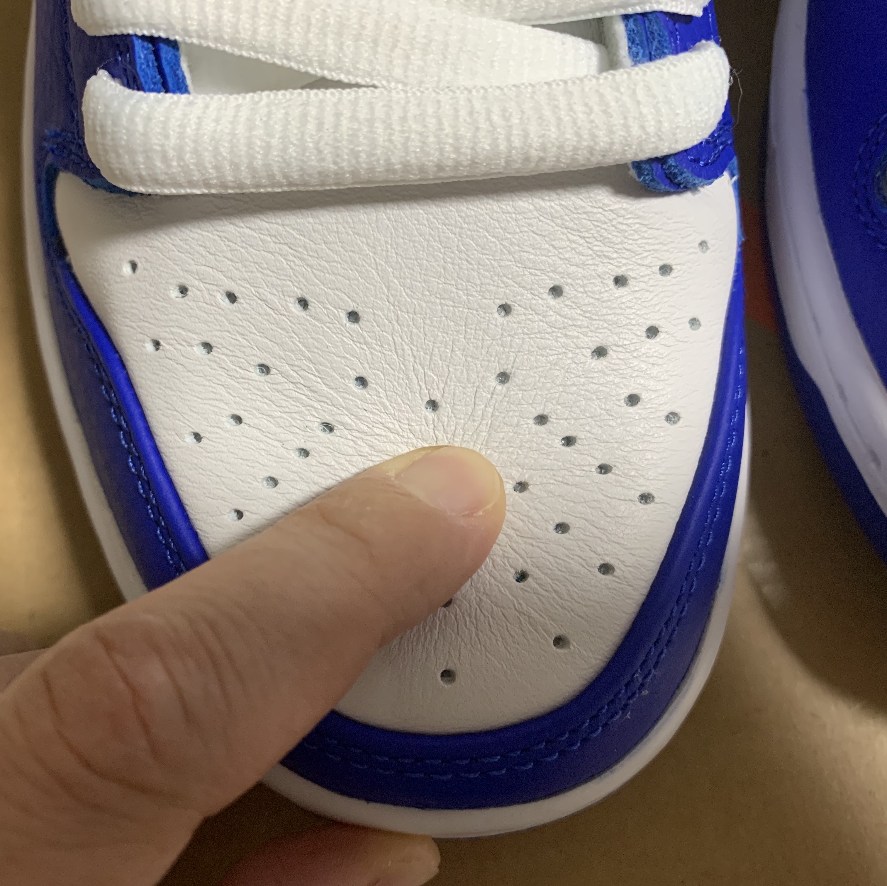 Nike SB Dunk High Pro ISO Kentucky 착용 스타일 - 2