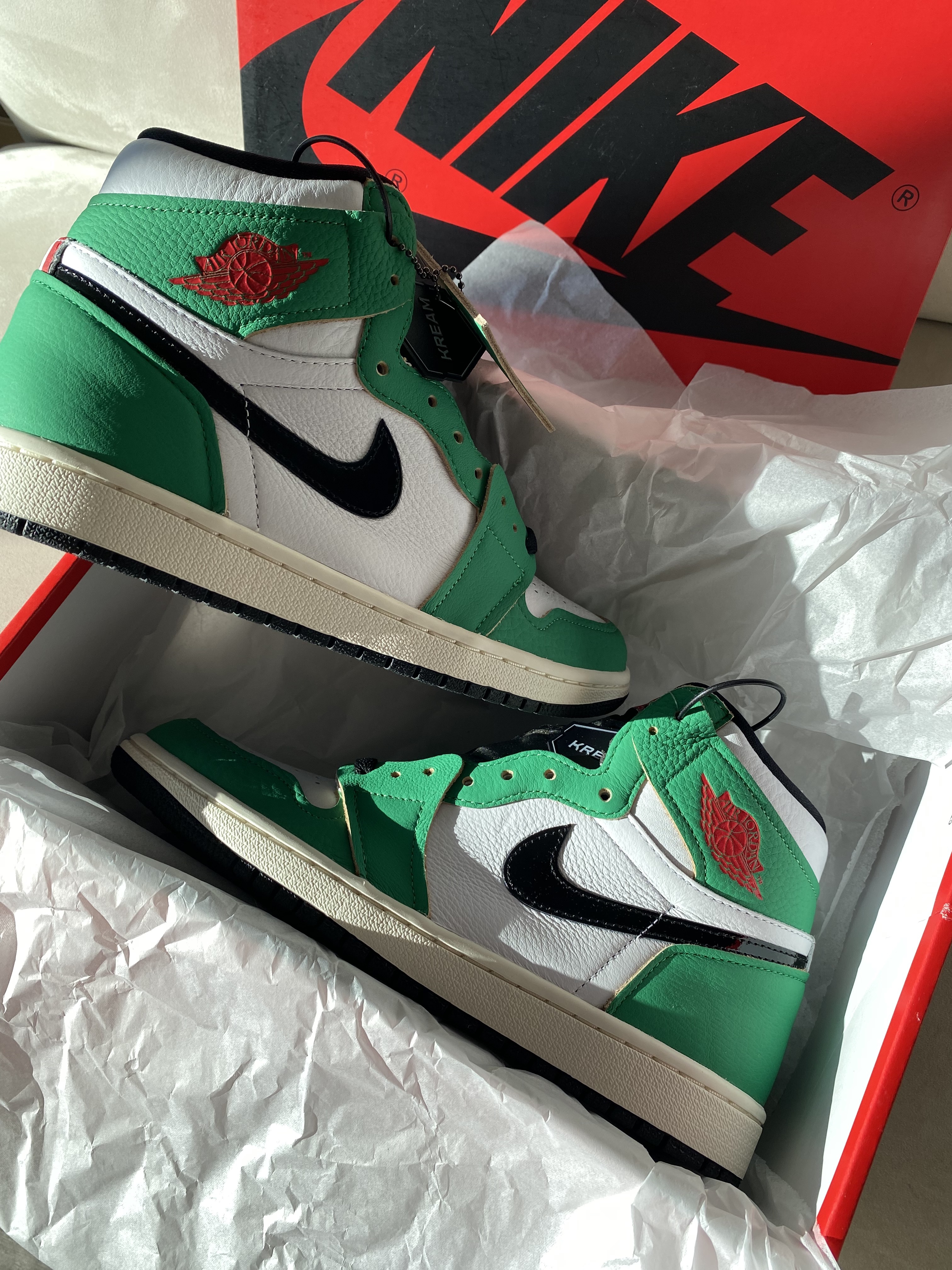 (W) Jordan 1 Retro High OG Lucky Green 착용 스타일 - 3