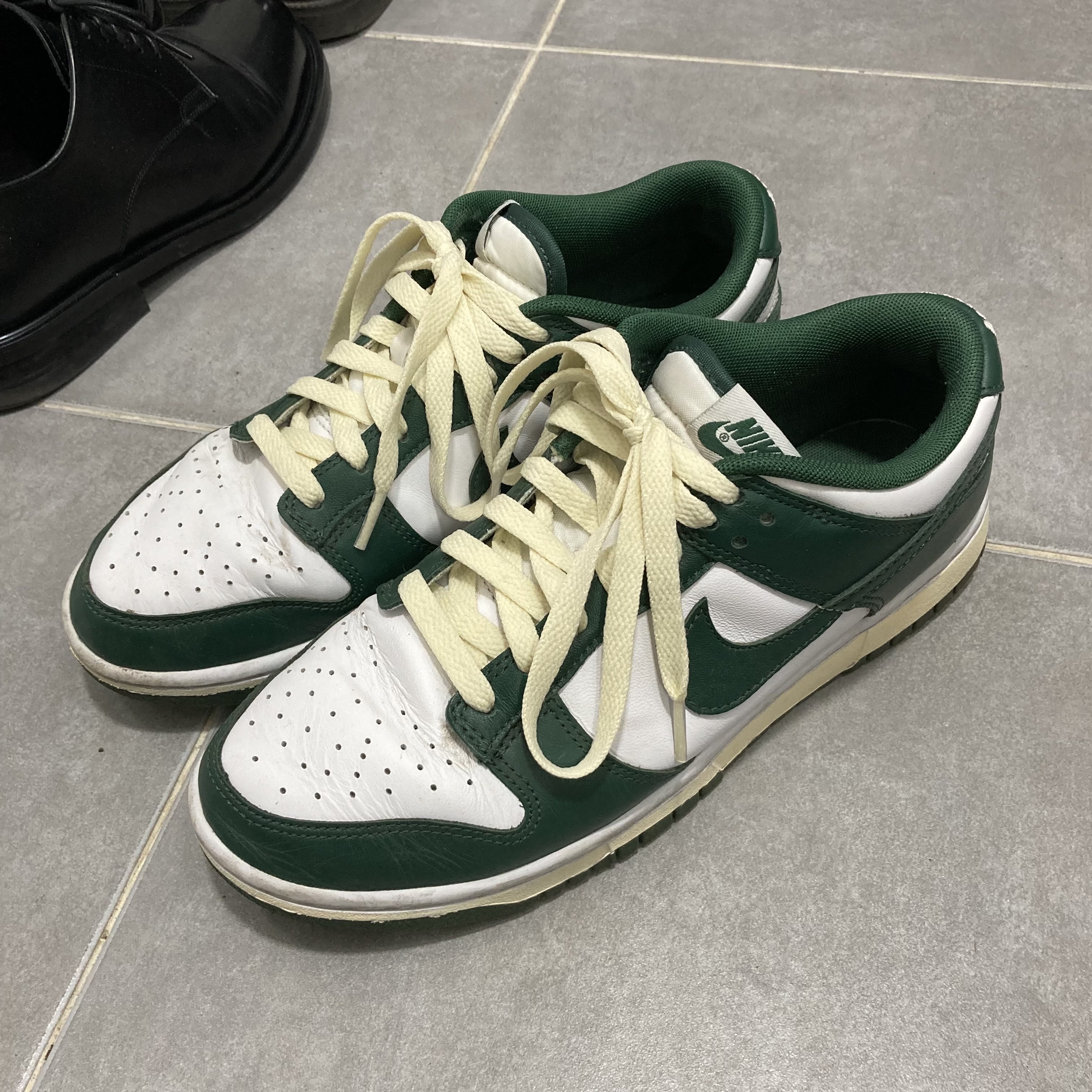 Nike Dunk Low Retro Varsity Green 착용 스타일