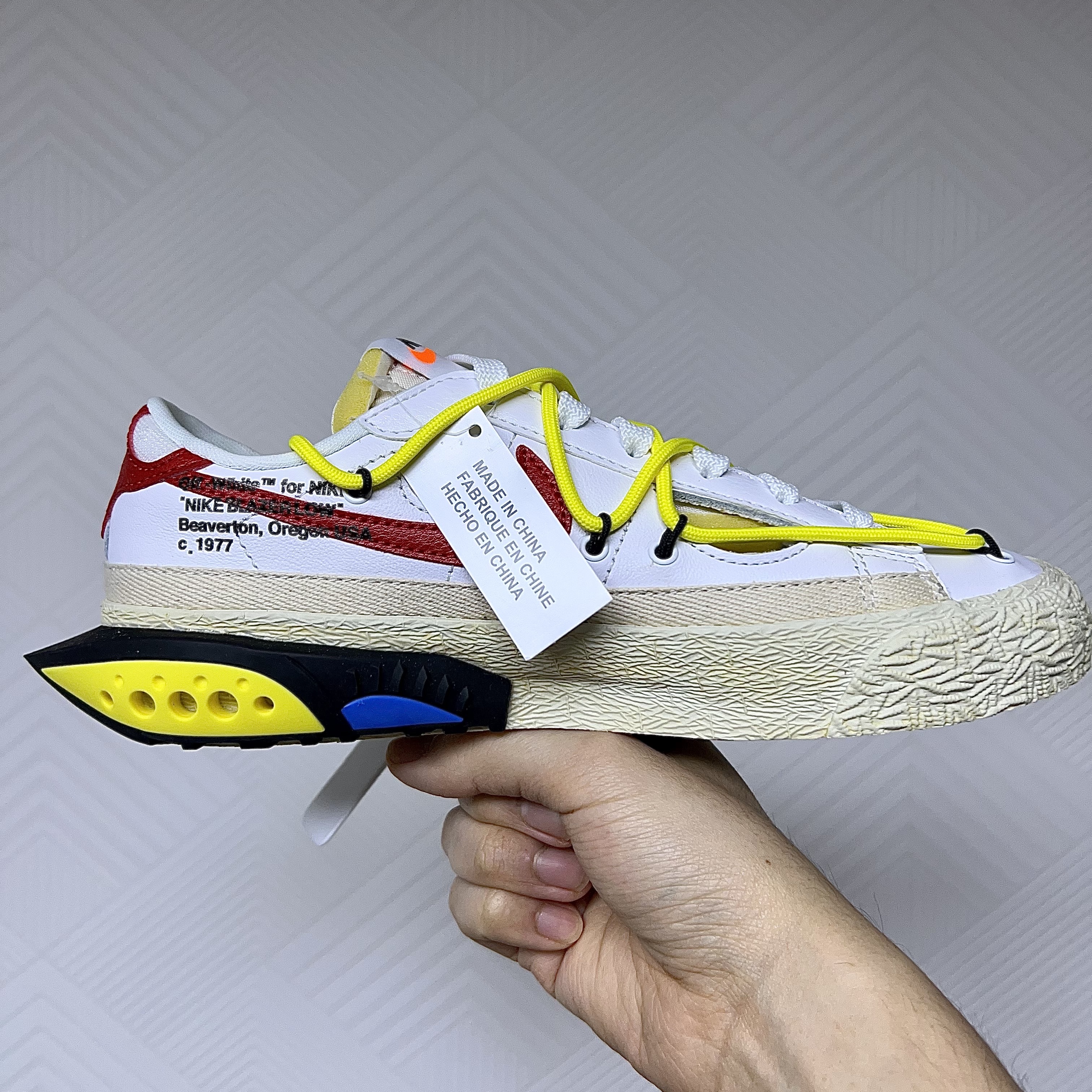 Nike x Off-White Blazer Low '77 White and University Red 착용 스타일 - 2