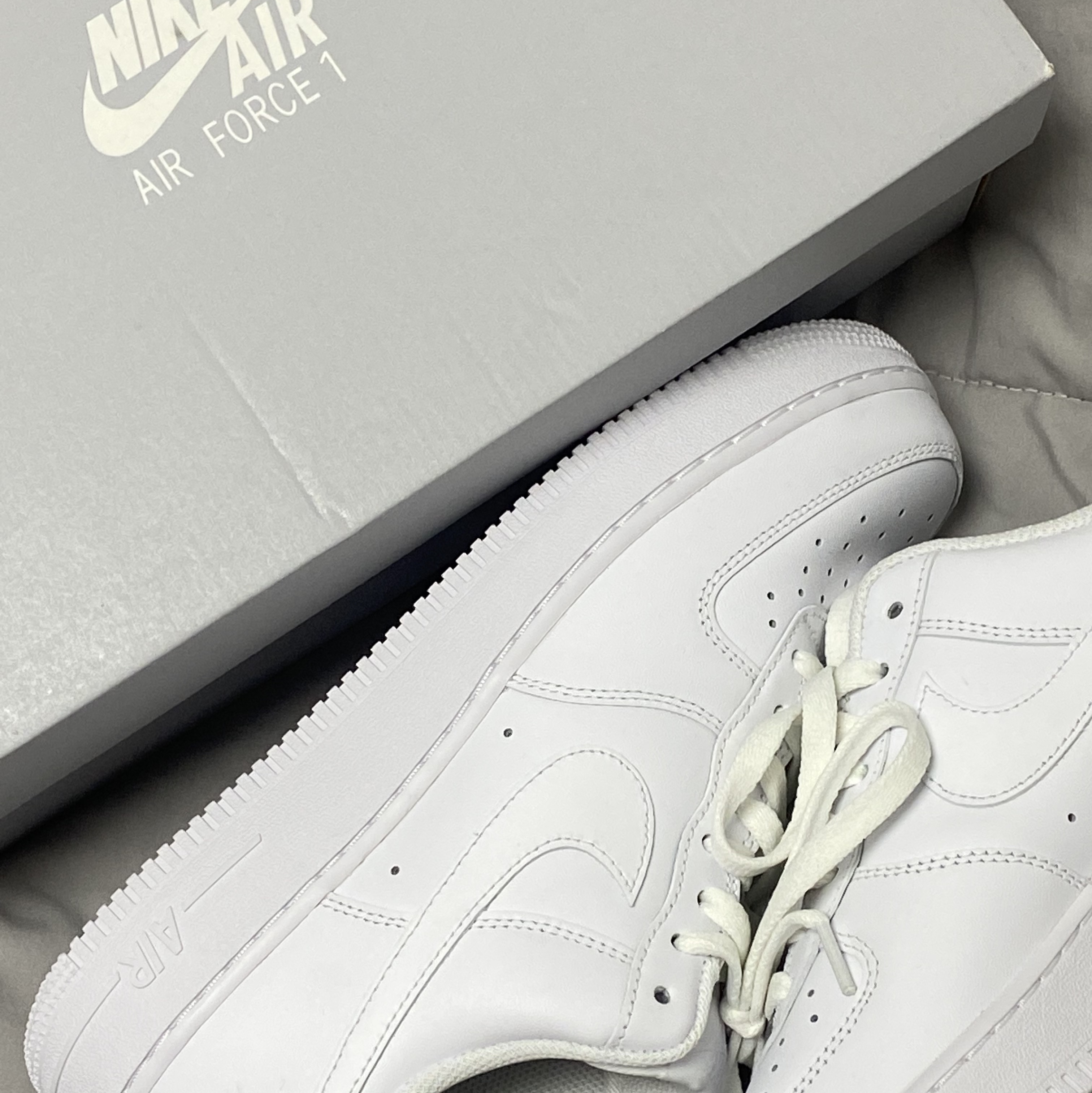 Nike Air Force 1 '07 Low White 착용 스타일 - 2