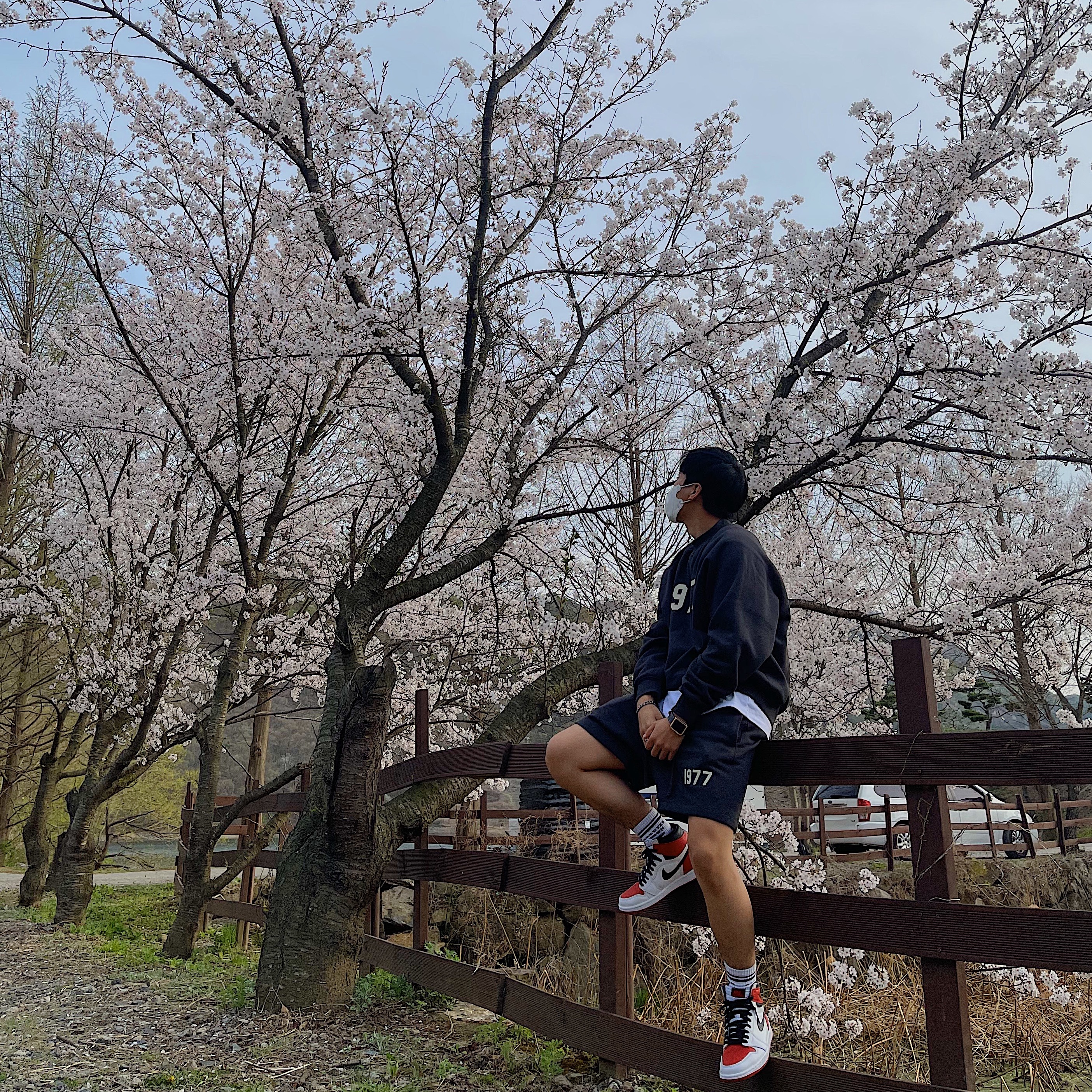 Essentials 1977 Shorts Iron - 22SS, Essentials 1977 Crewneck Sweatshirt Iron - 22SS 착용 스타일 - 2