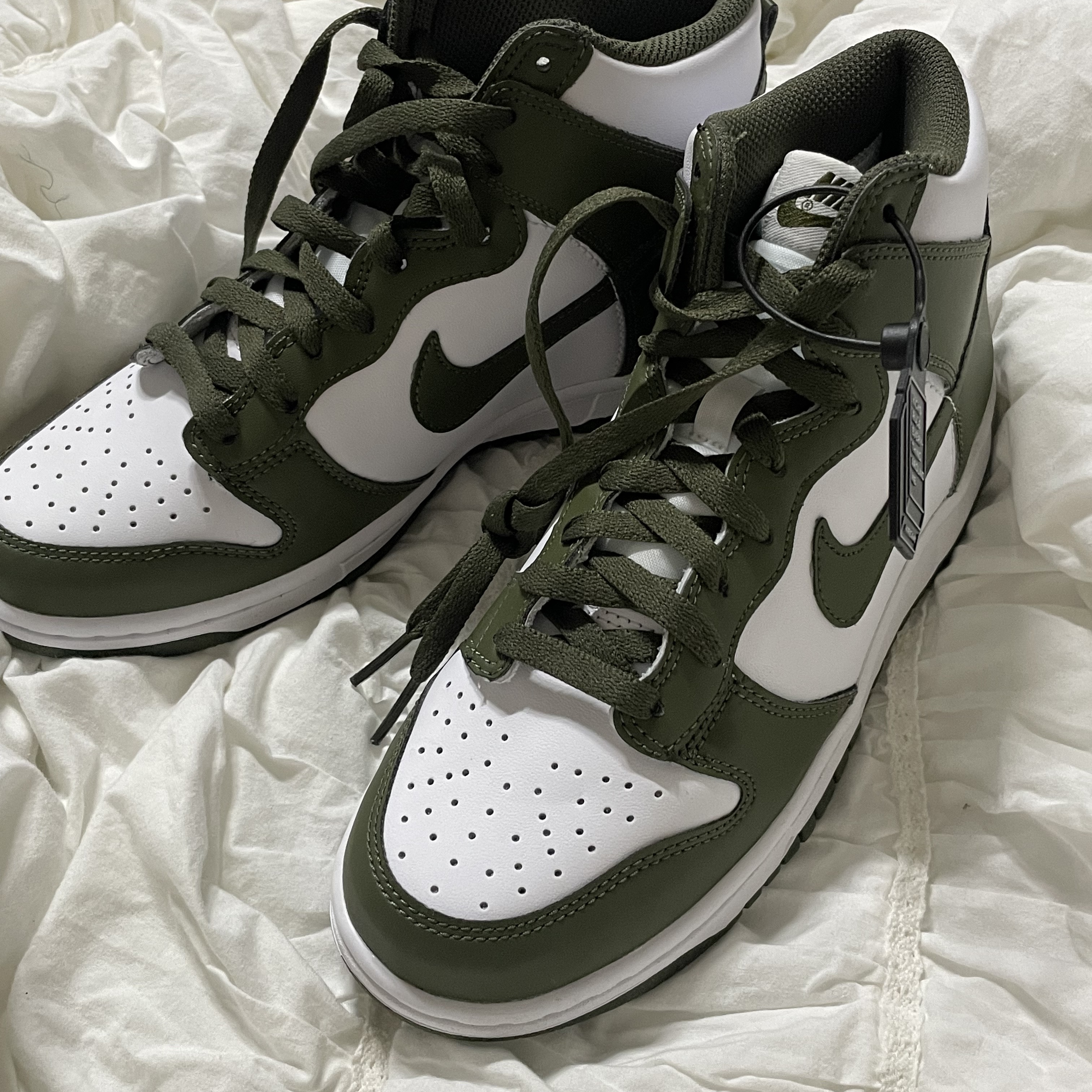 (GS) Nike Dunk High Cargo Khaki 착용 스타일 - 2