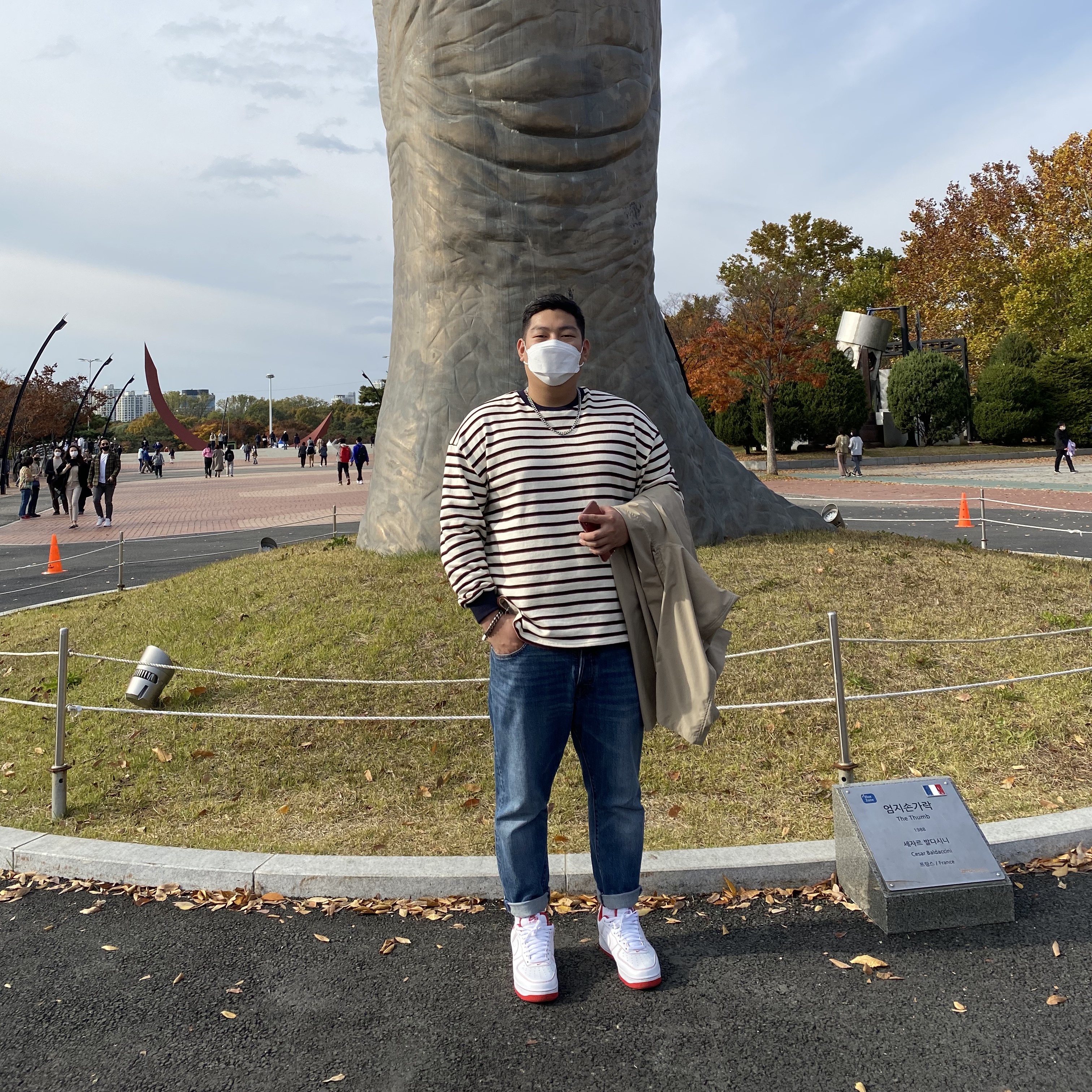 Nike Air Force 1 '07 Stitch Radiant Red 착용 스타일 - 1