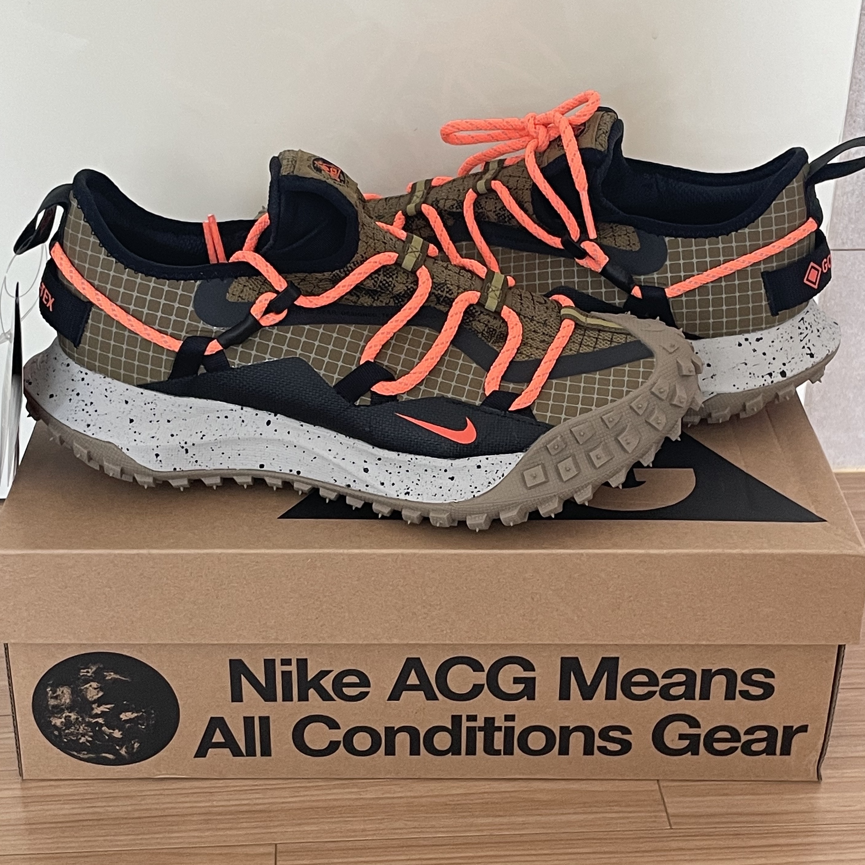 Nike ACG Mountain Fly Low Gore-Tex SE Hazel Rush 착용 스타일
