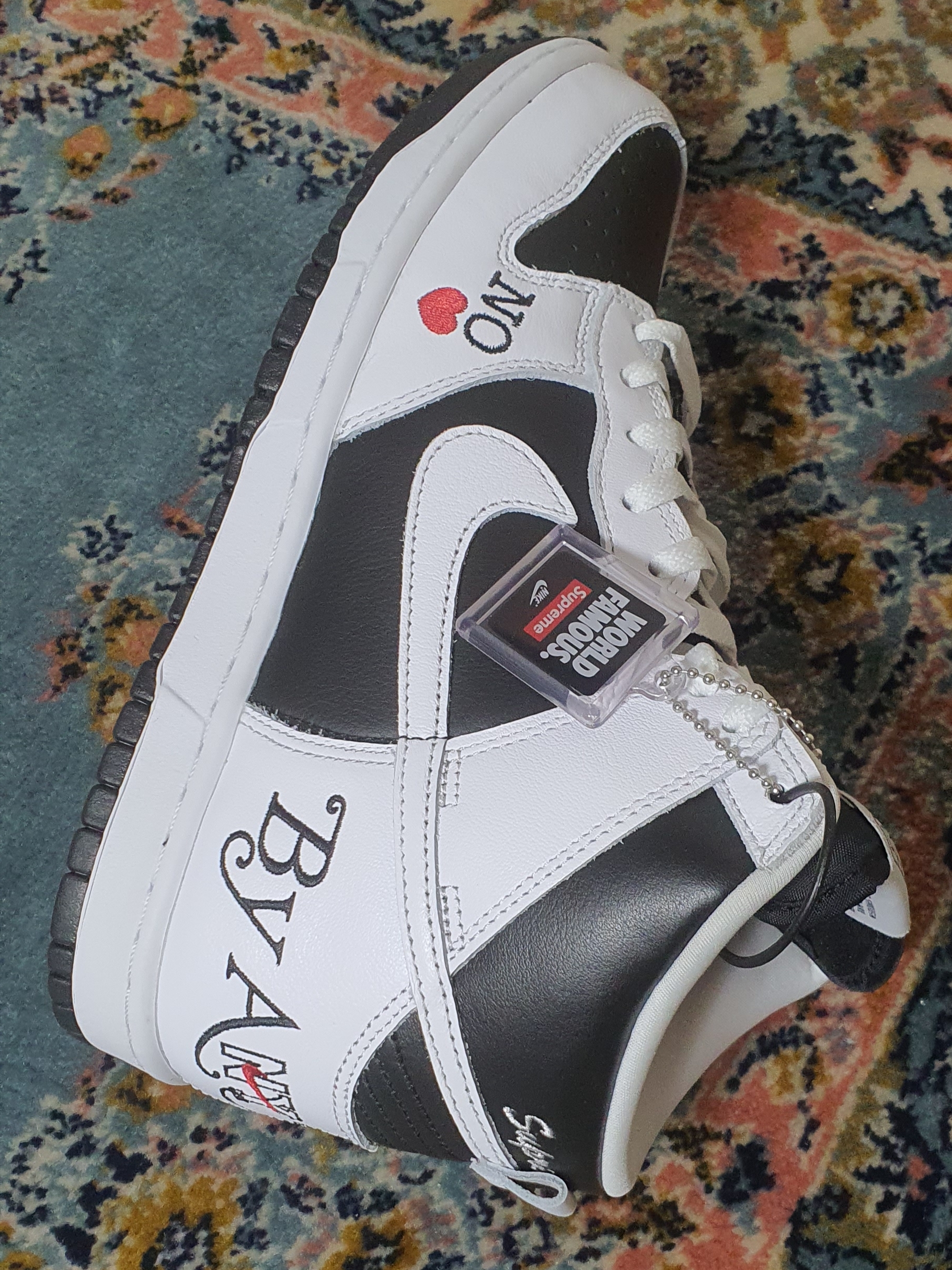 Nike x Supreme SB Dunk High OG QS By Any Means Black White 착용 스타일