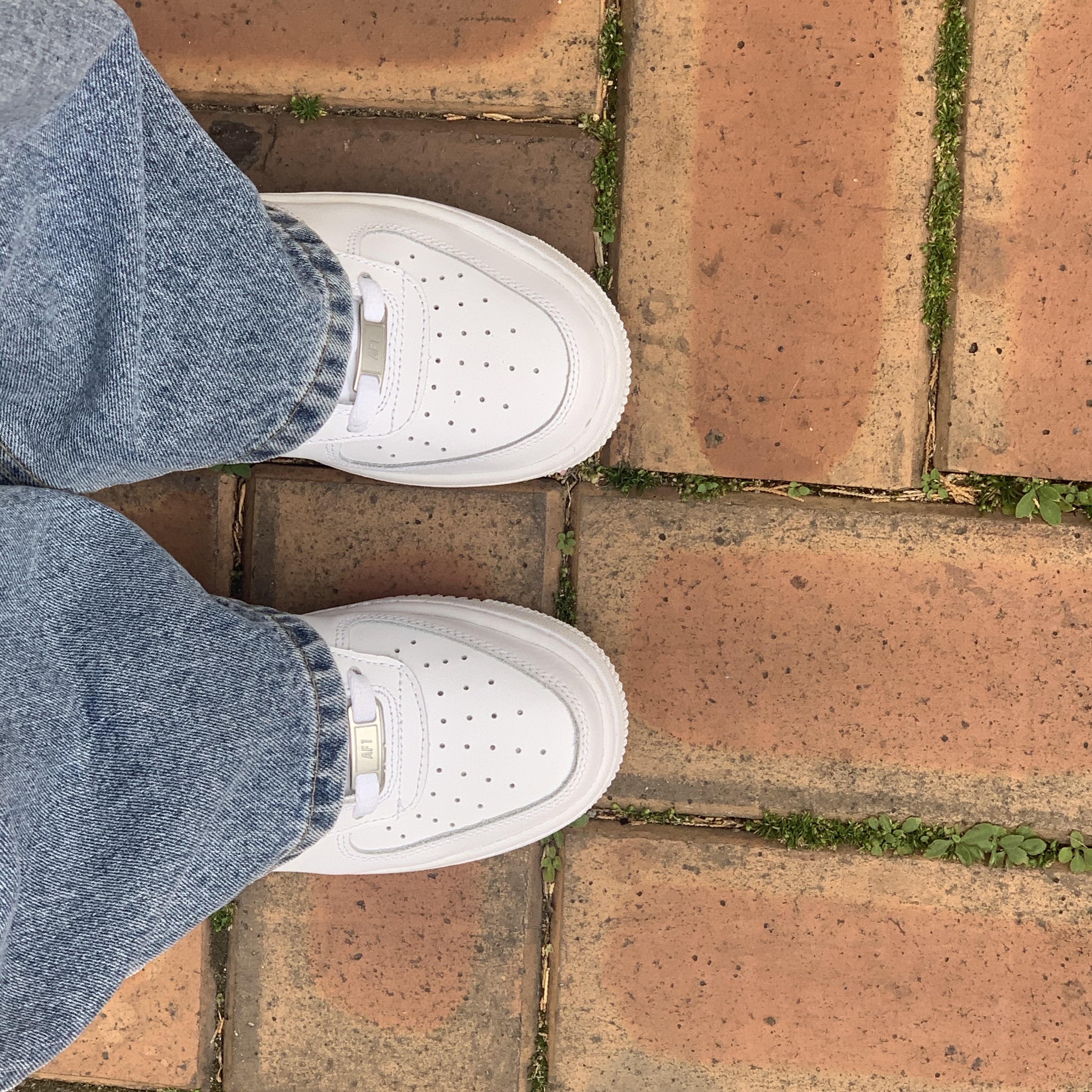 (GS) Nike Air Force 1 LE White 착용 스타일