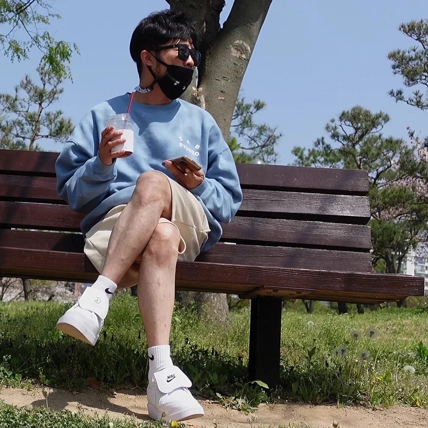 Nike x Peaceminusone Kwondo1 White, IAB Studio Crewneck Sky Blue 착용 스타일 - 2