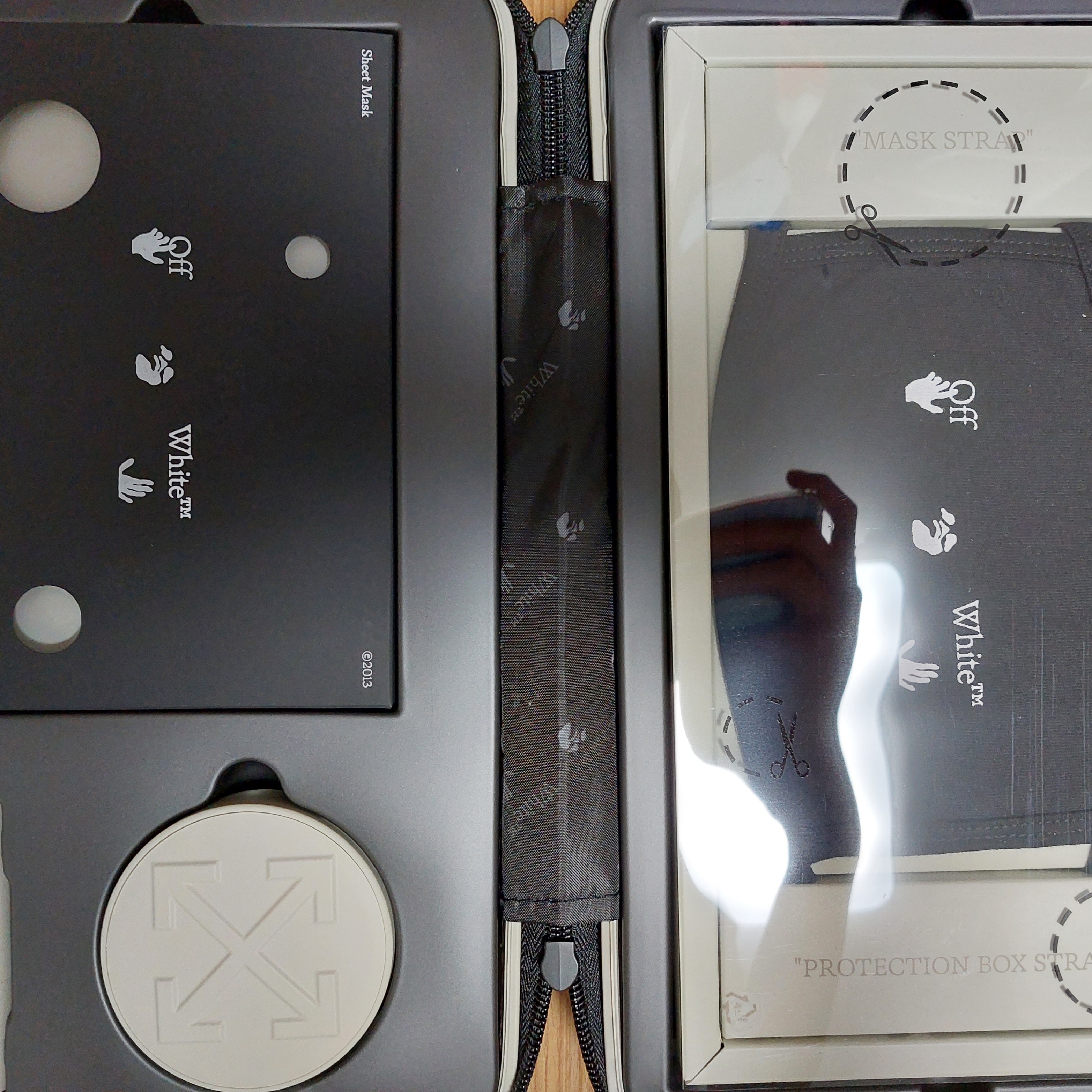 Off-White x Amore Pacific Protection Box (Without Cosmetics) 착용 스타일 - 2