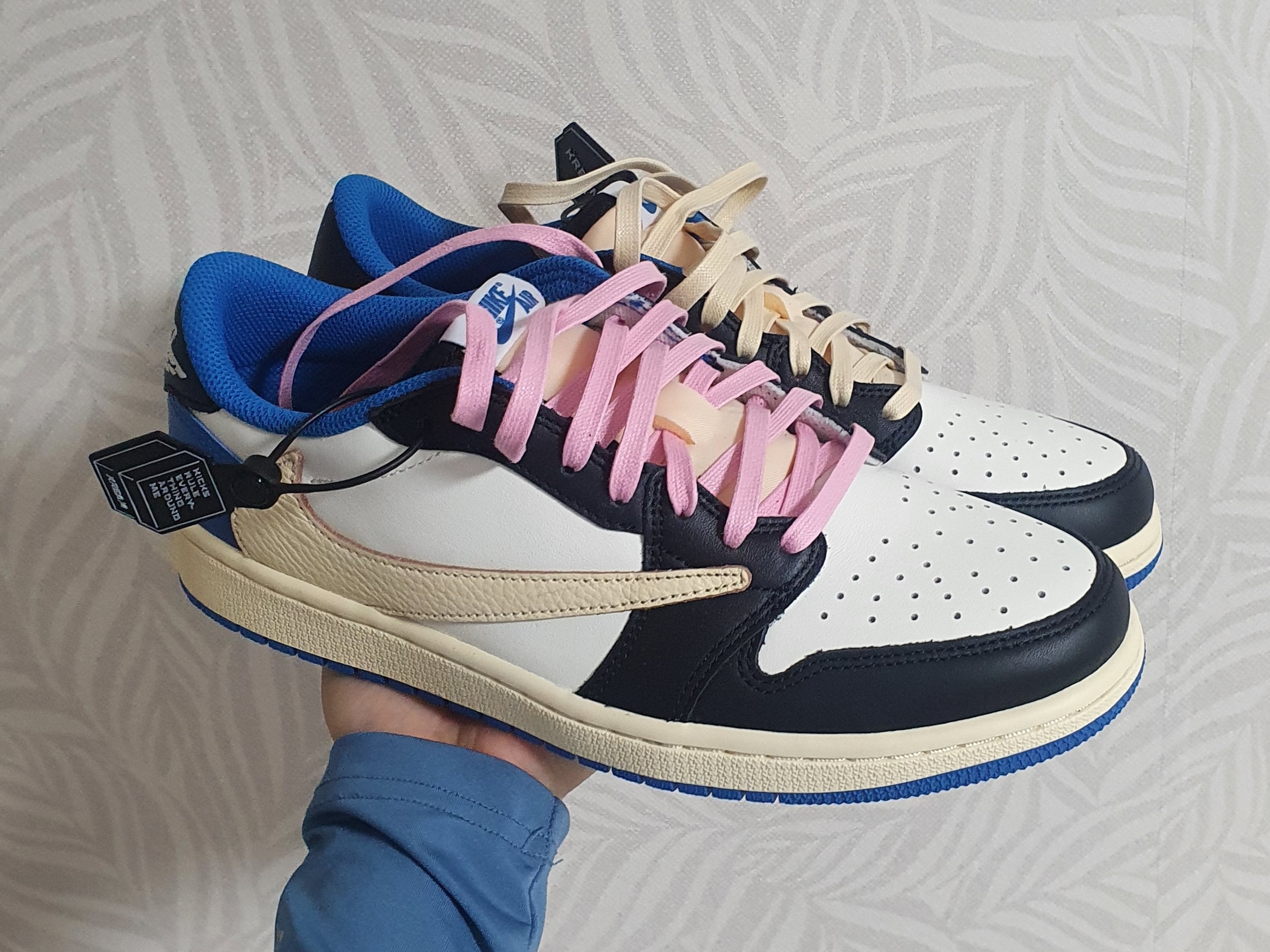 Jordan 1 x Travis Scott x Fragment Retro Low OG SP Military Blue 착용 스타일 - 2