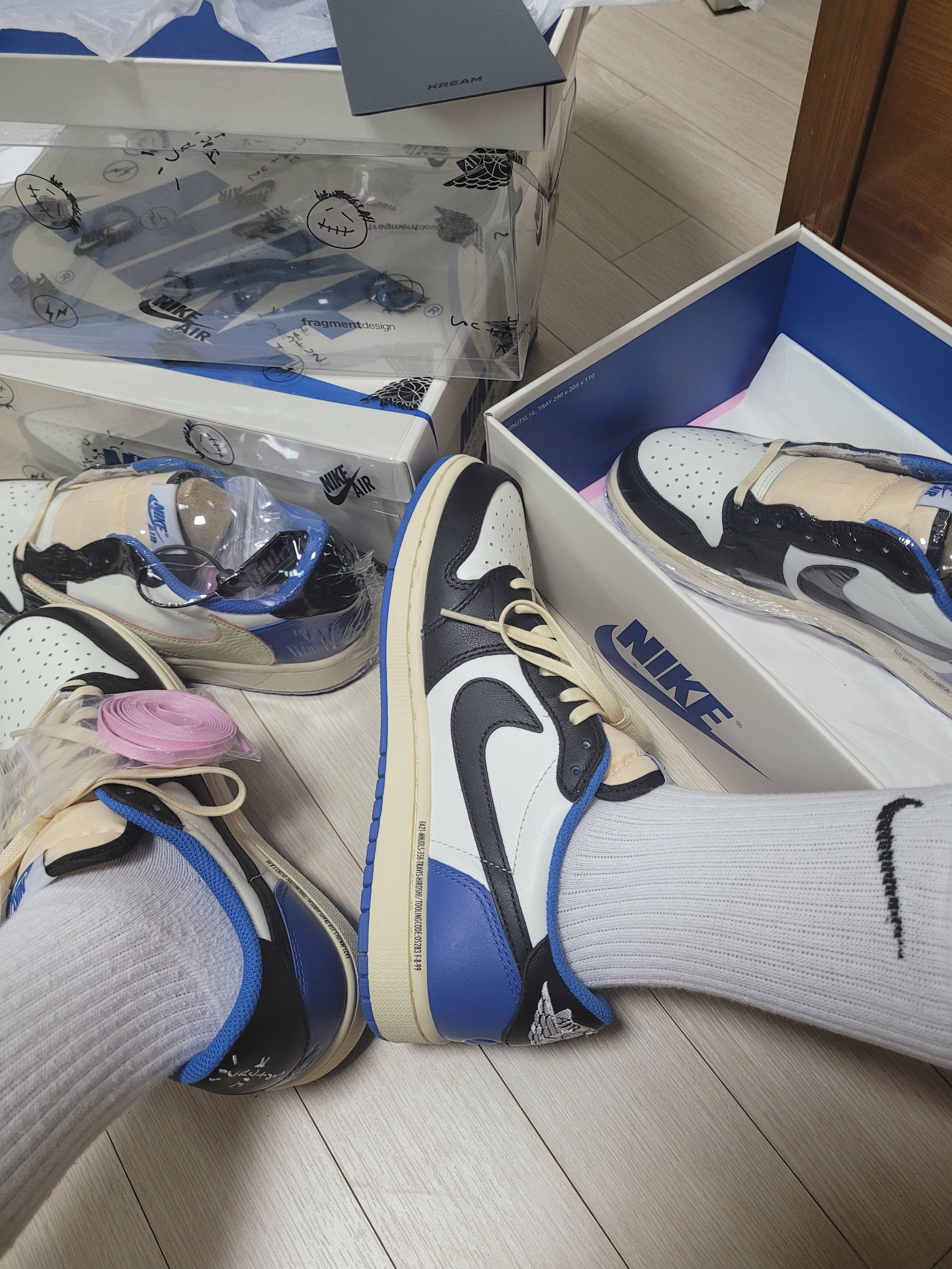 Jordan 1 x Travis Scott x Fragment Retro Low OG SP Military Blue 착용 스타일