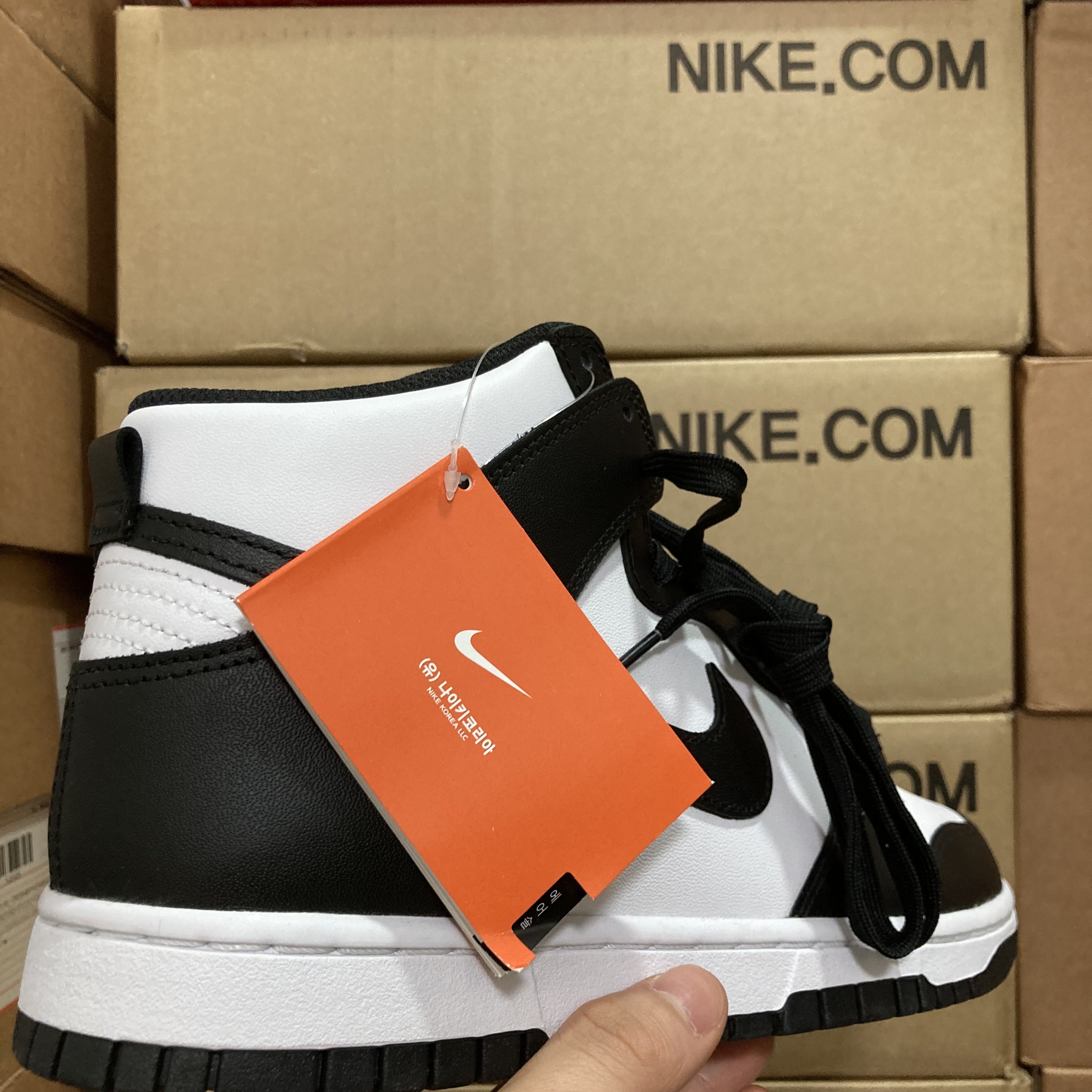 Nike Dunk High Retro Championship White 착용 스타일