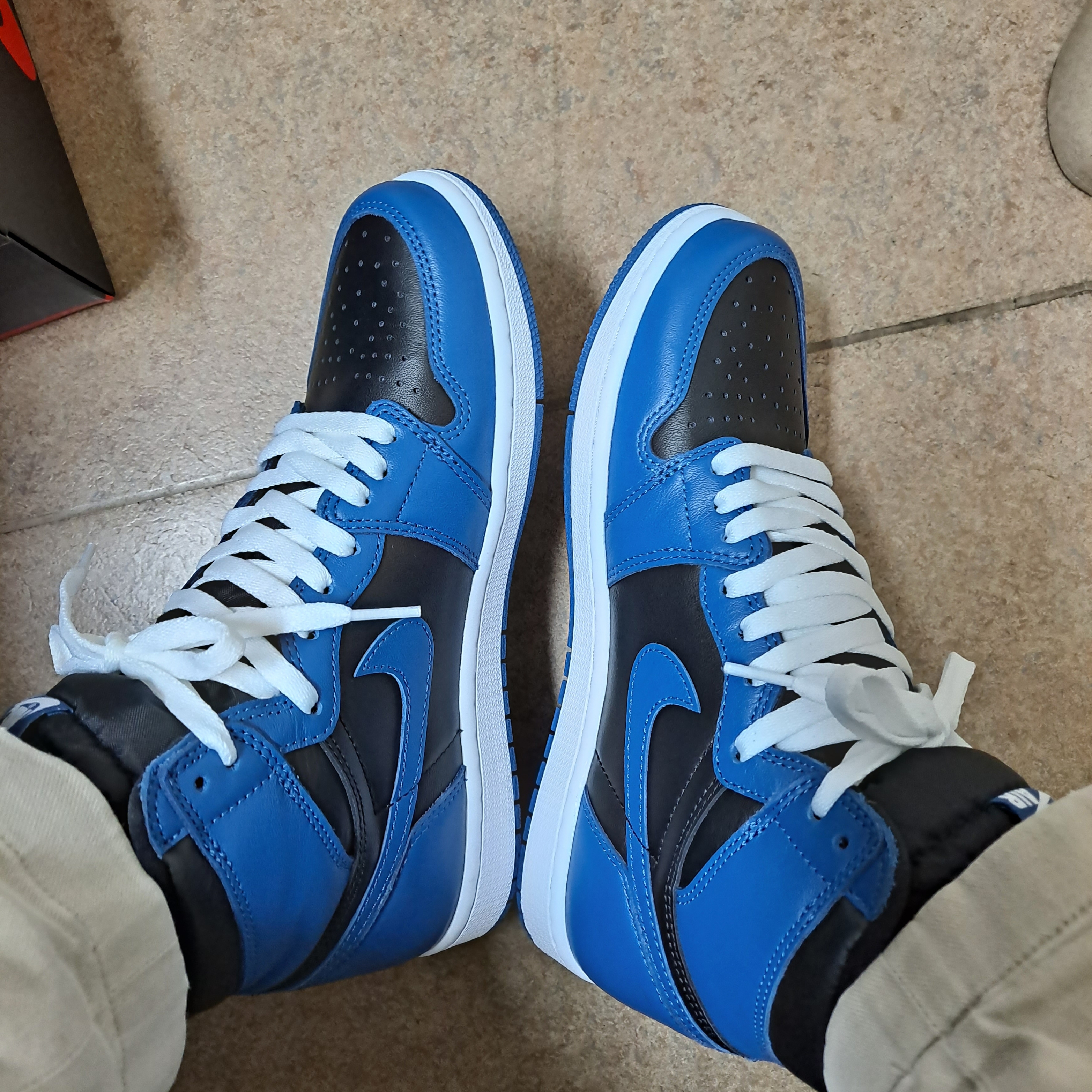 Jordan 1 Retro High OG Dark Marina Blue 착용 스타일