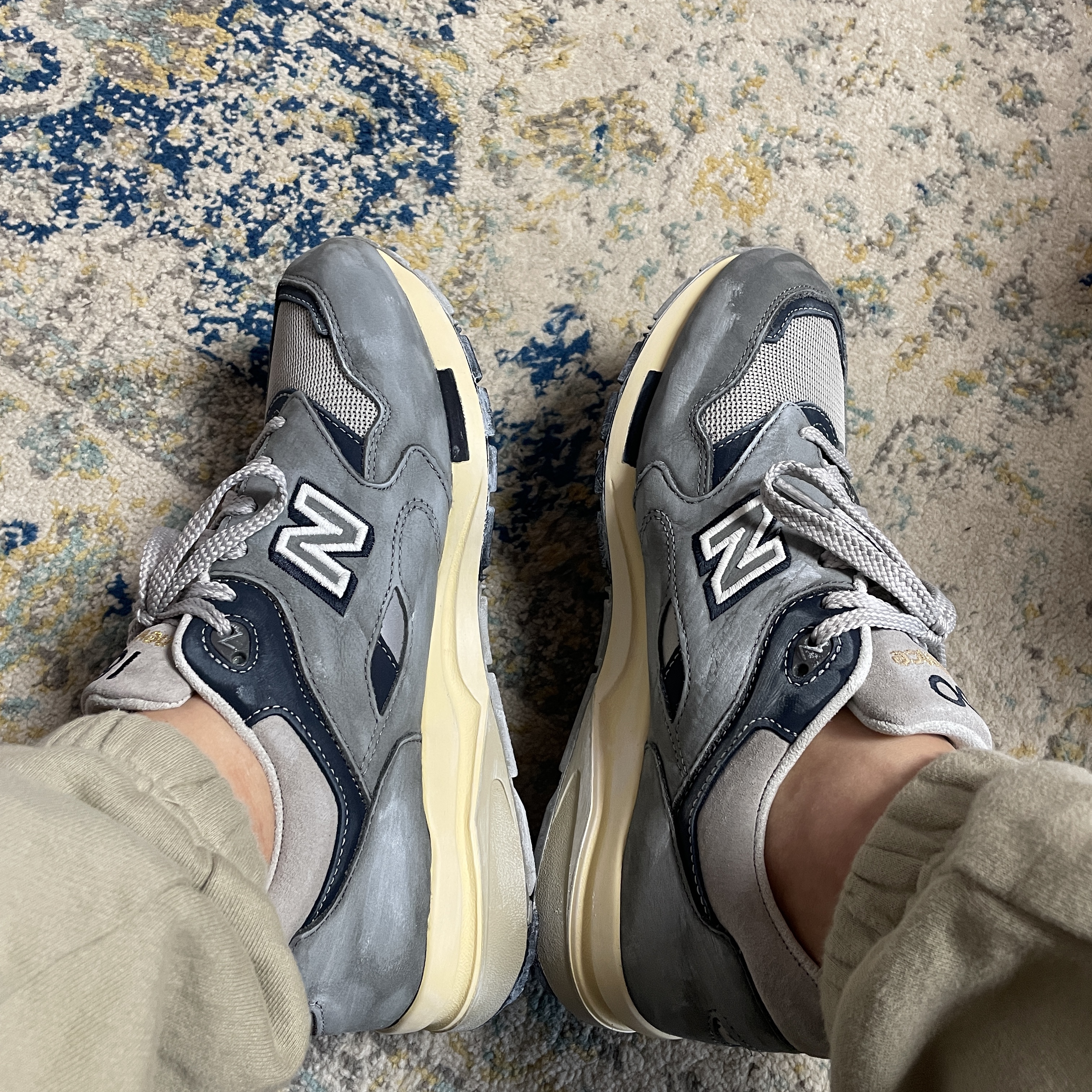 New Balance 1600 Premium Vintage Grey 착용 스타일