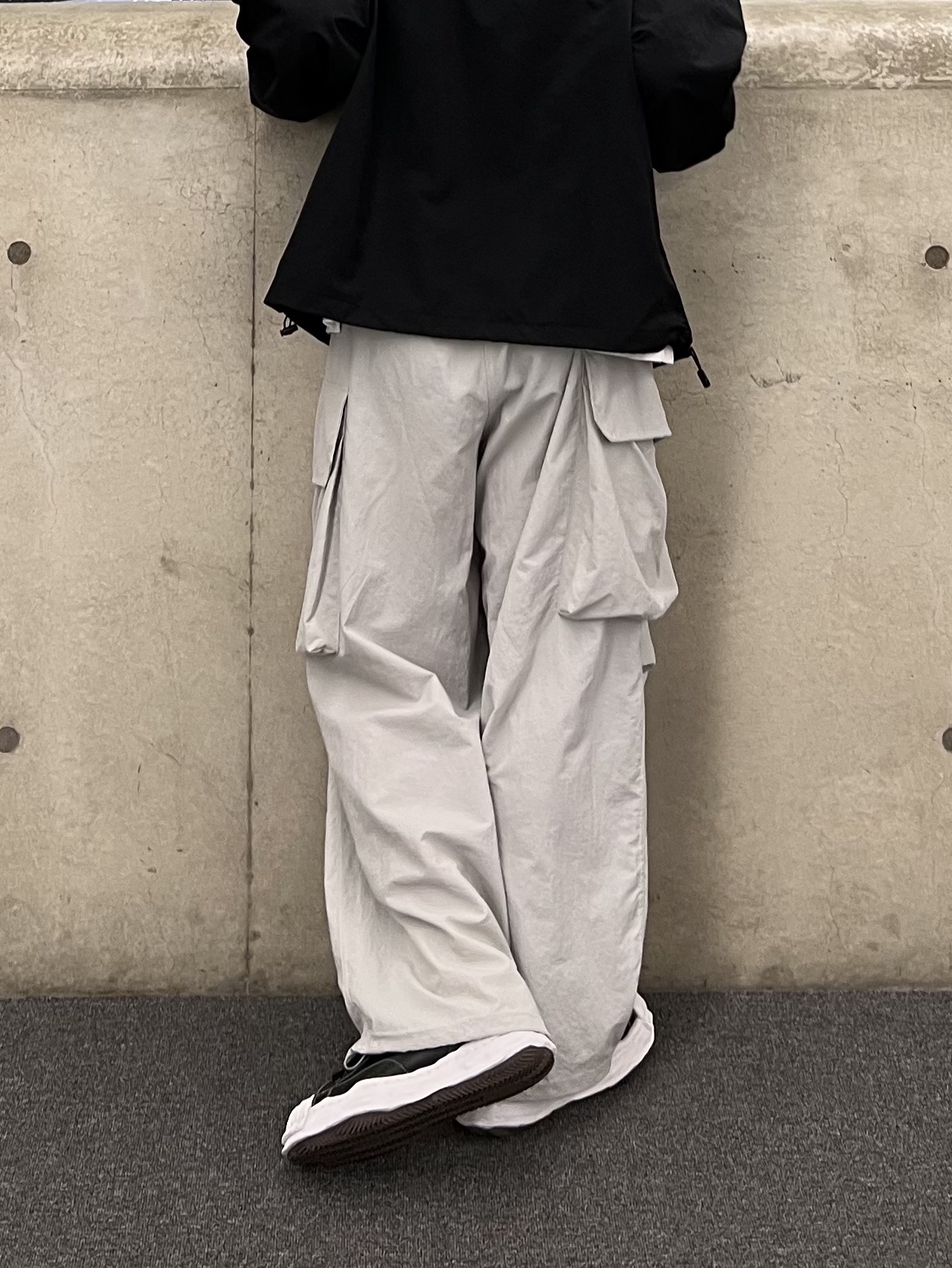 Maison Mihara Yasuhiro Blakey OG Sole Leather Low-top Sneakers Black, Adidas Superstar Premium Black White 착용 스타일 - 4