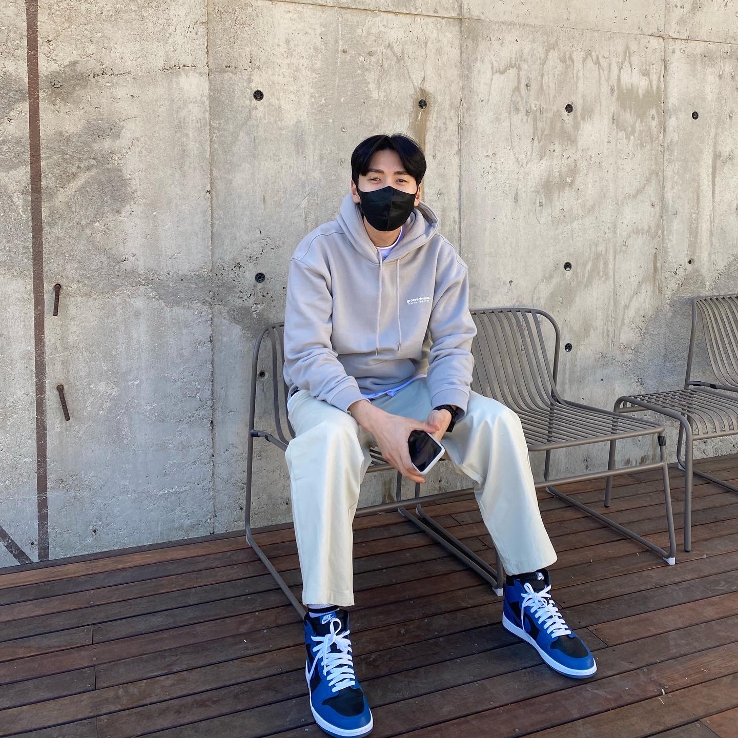 Jordan 1 Retro High OG Dark Marina Blue 착용 스타일 - 1