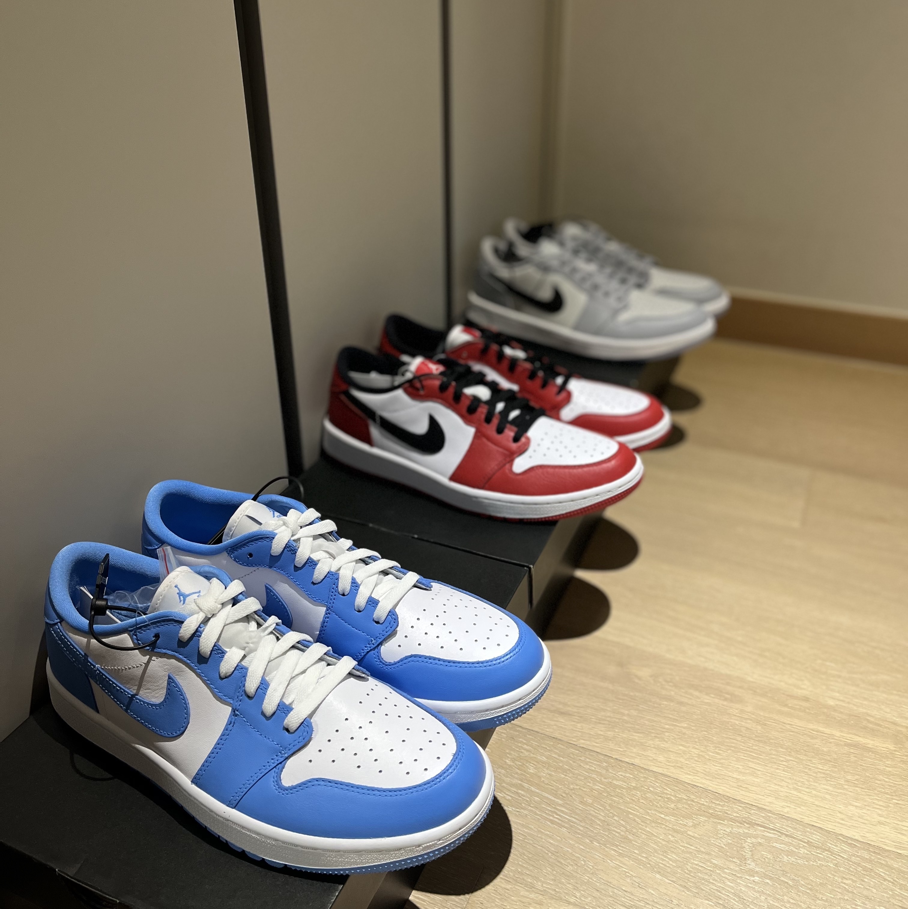 Jordan 1 Low Golf White and University Blue, Jordan 1 Low Golf Chicago 착용 스타일