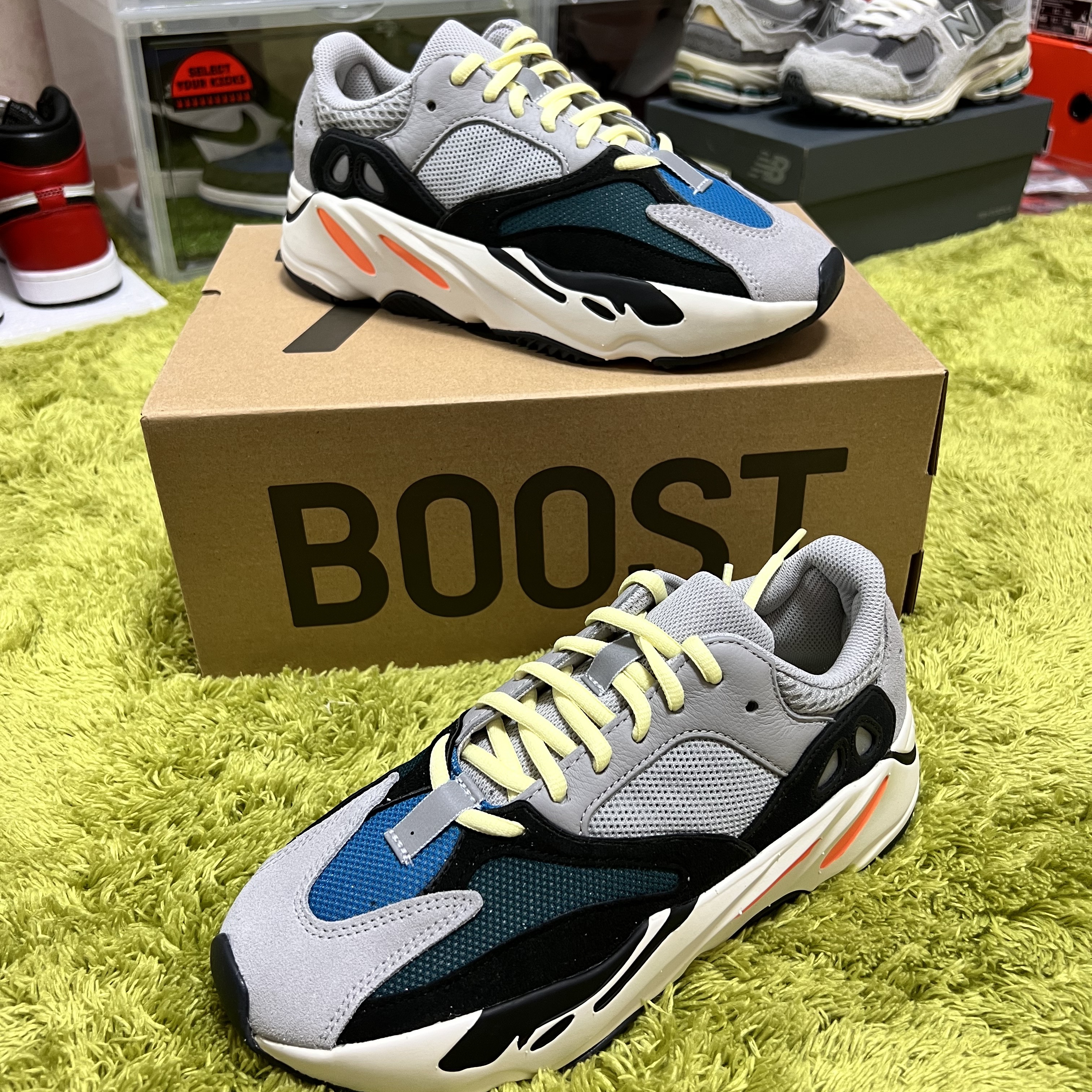 Adidas Yeezy Boost 700 Wave Runner Solid Grey 2021/2022 착용 스타일