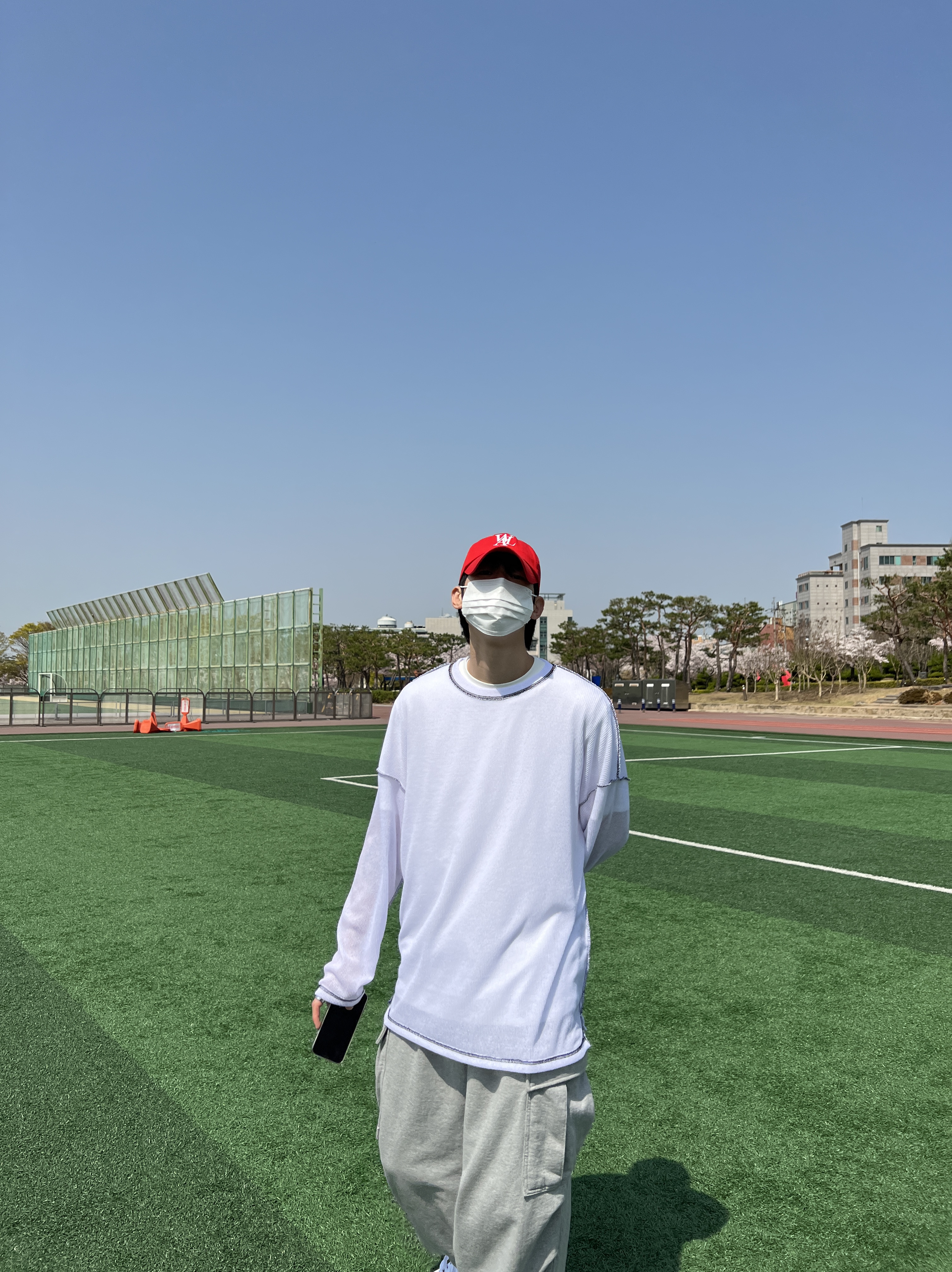 Nike Air Force 1 '07 First Use White Team Red 착용 스타일 - 3