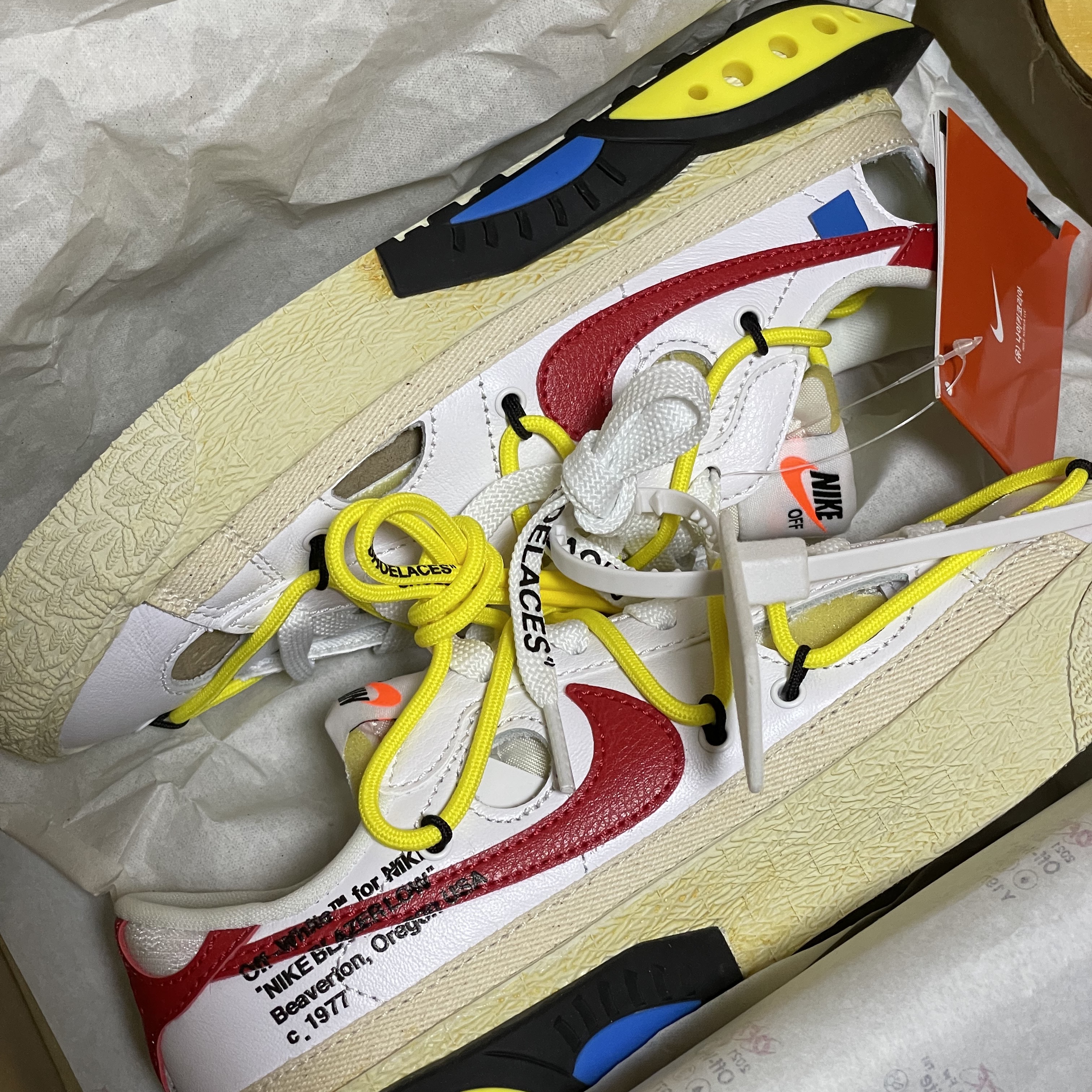 Nike x Off-White Blazer Low '77 White and University Red 착용 스타일 - 1