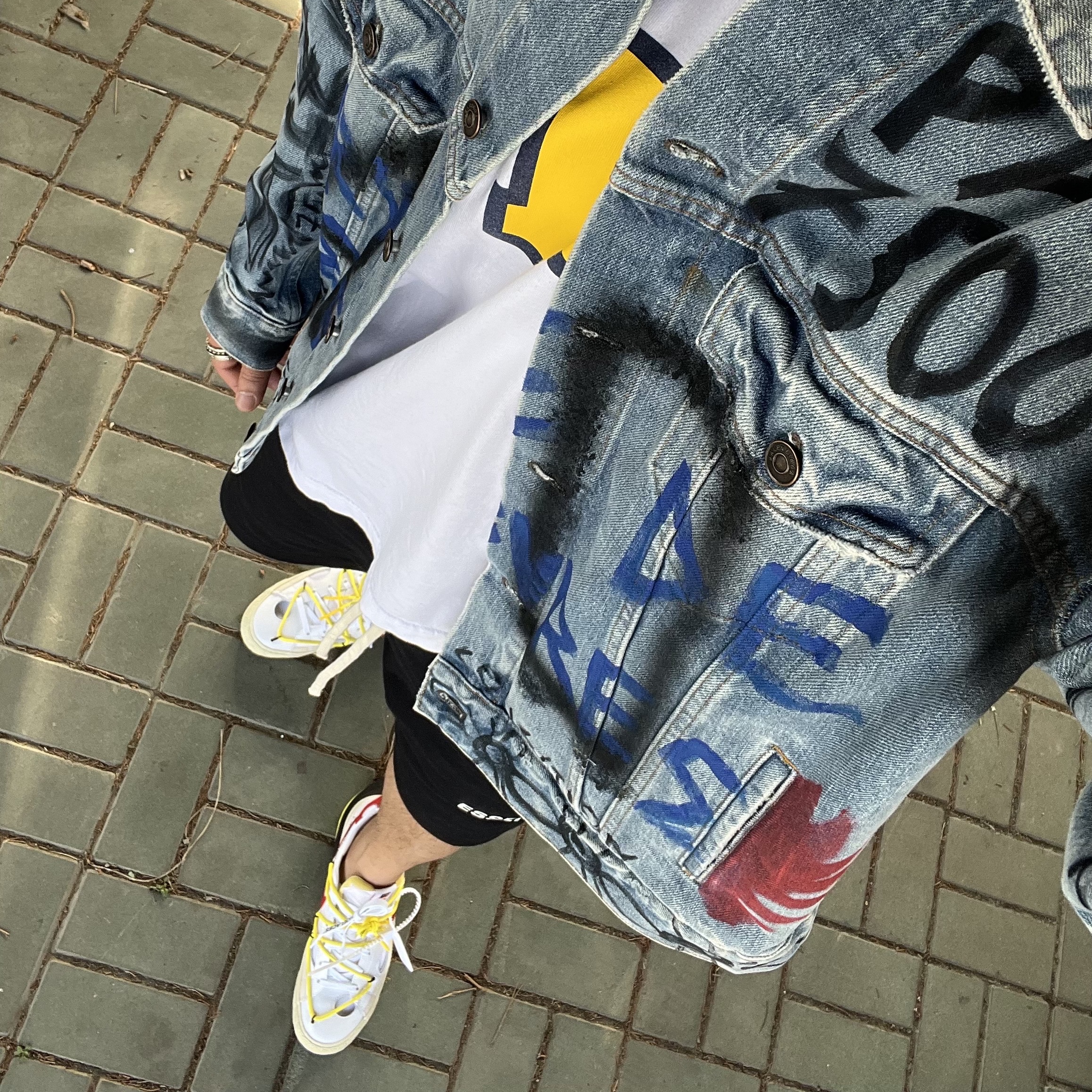 Nike x Off-White Blazer Low '77 White and University Red 착용 스타일