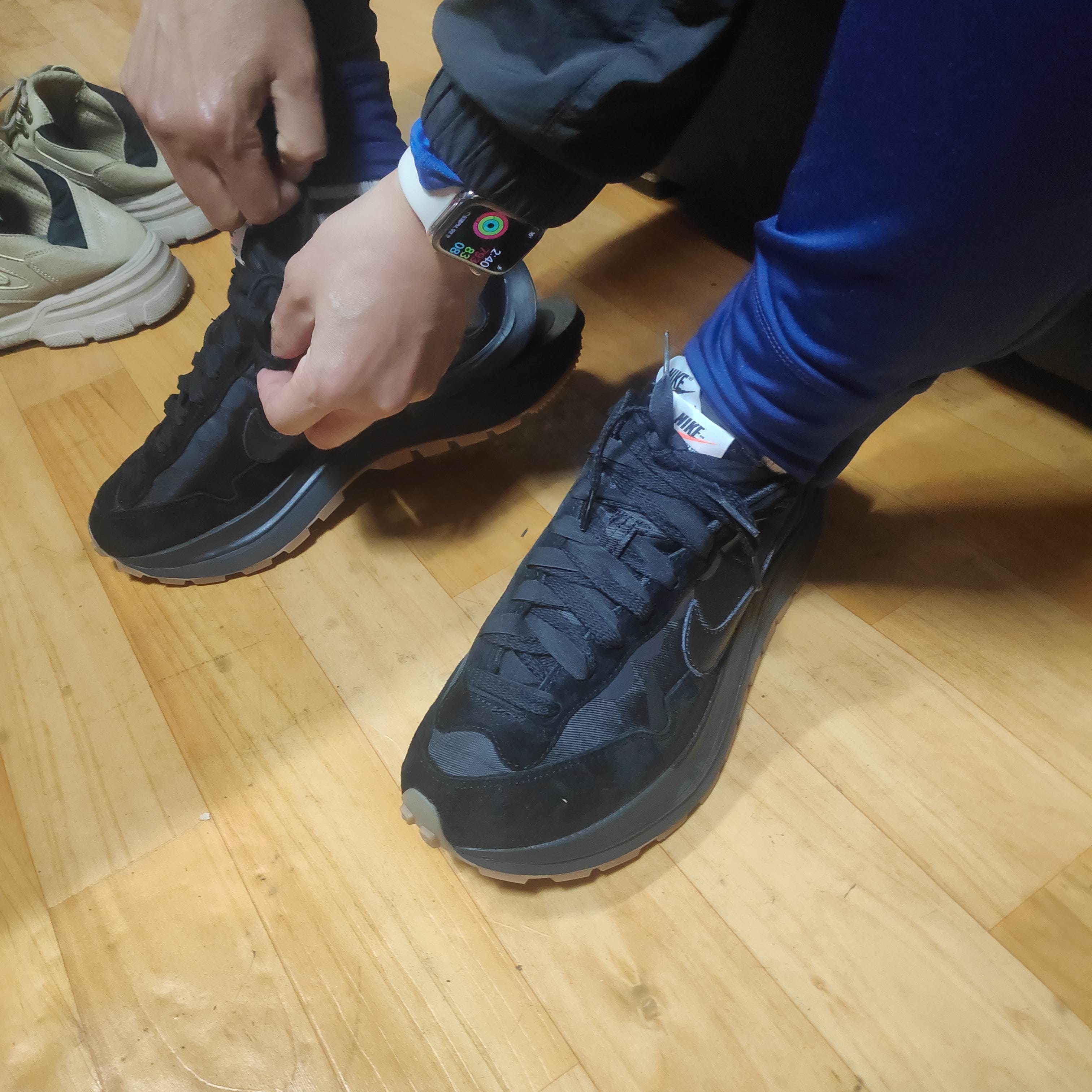 Nike x Sacai VaporWaffle Black and Gum 착용 스타일