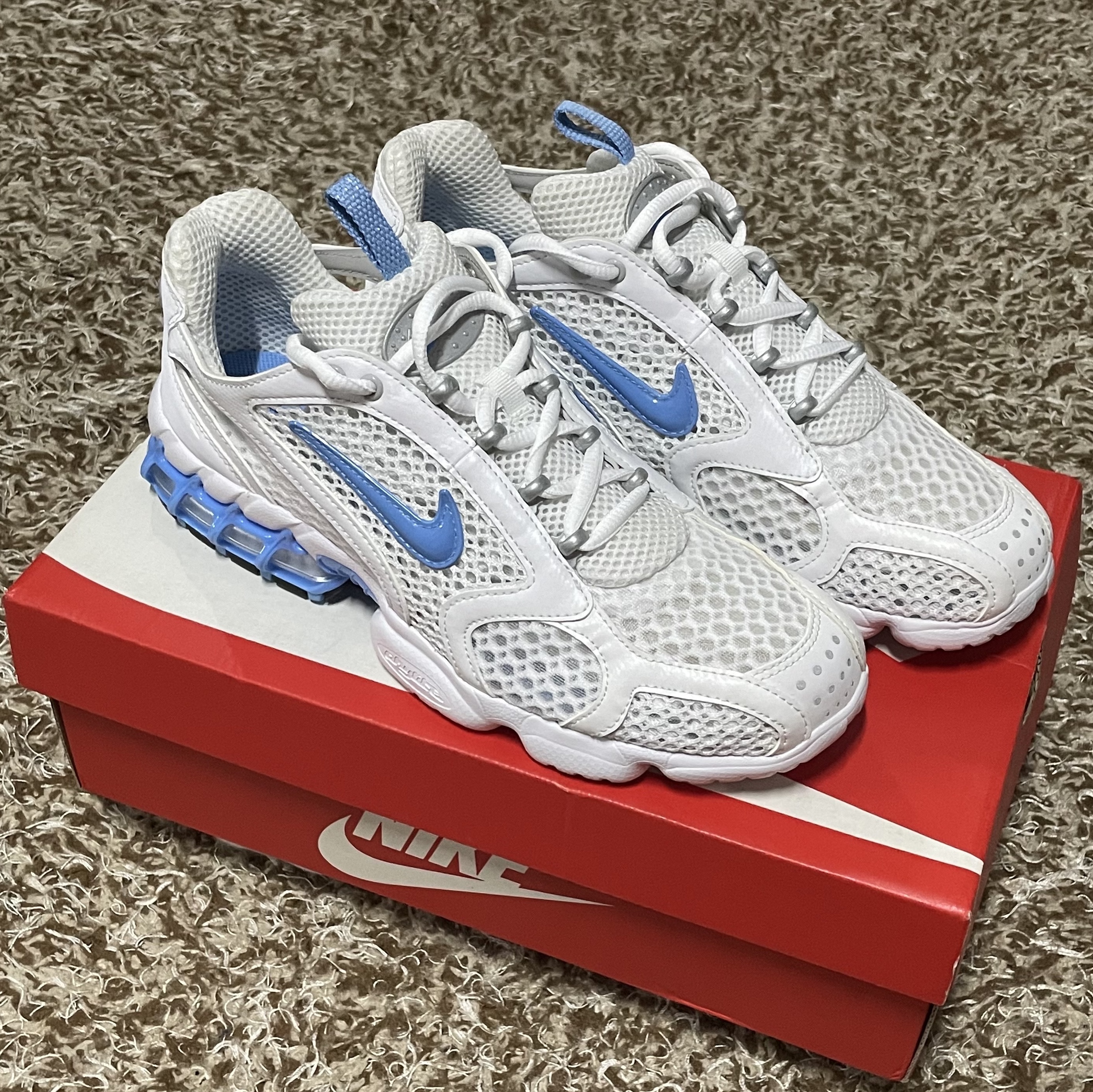 (W) Nike Air Zoom Spiridon Cage 2 White University Blue 착용 스타일