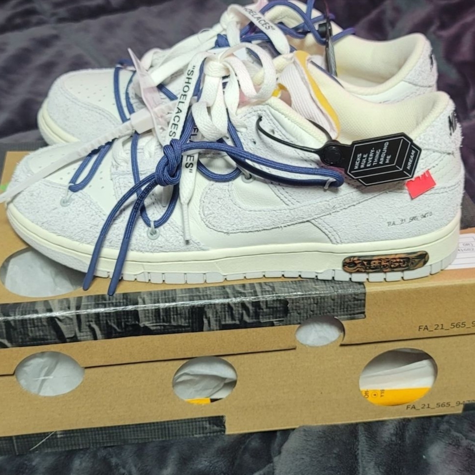 Jordan 1 x Travis Scott Retro High OG SP Mocha, Jordan 1 x Travis Scott x Fragment Retro Low OG SP Military Blue 착용 스타일 - 5