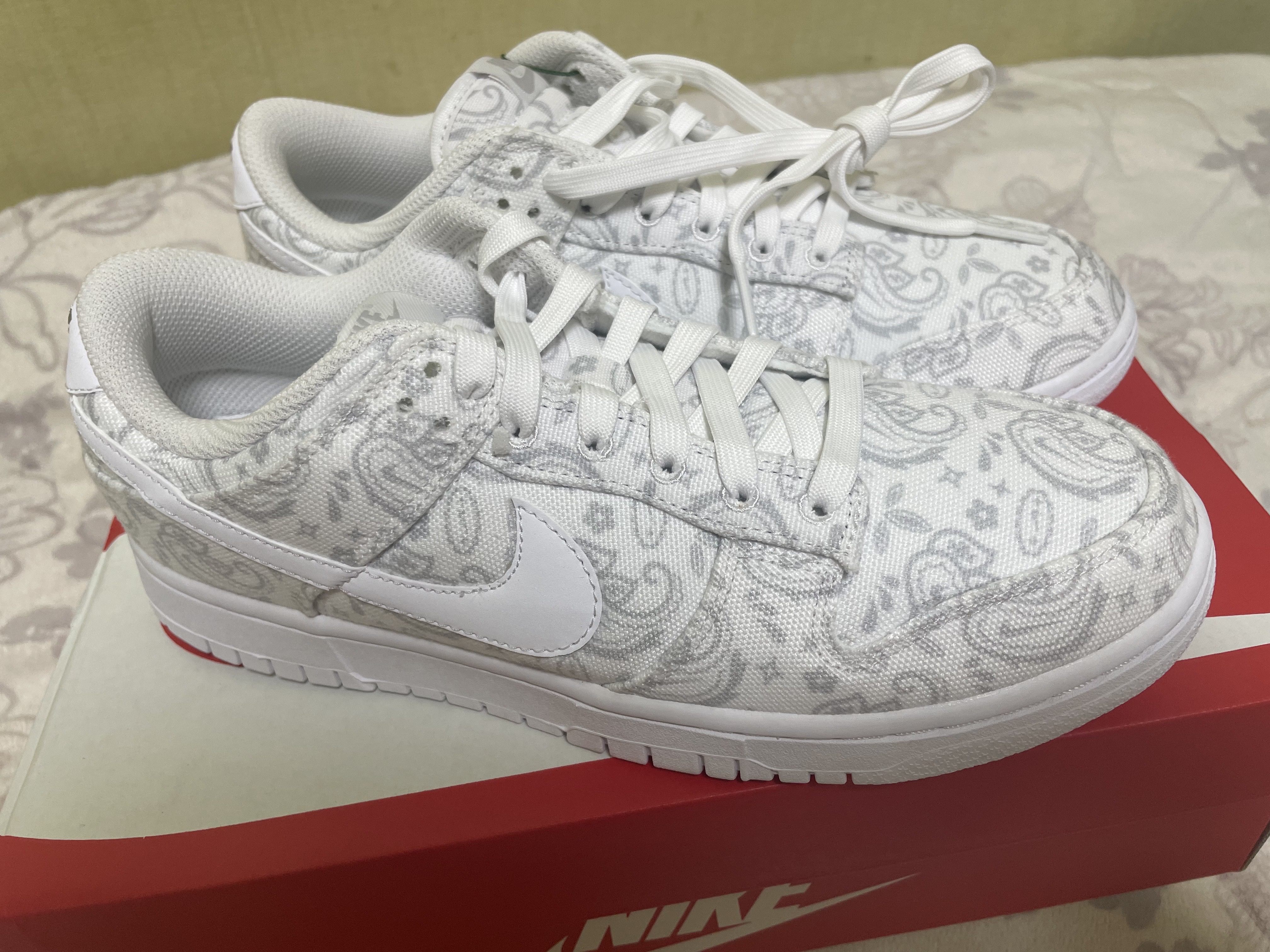 (W) Nike Dunk Low Essential White Paisley 착용 스타일