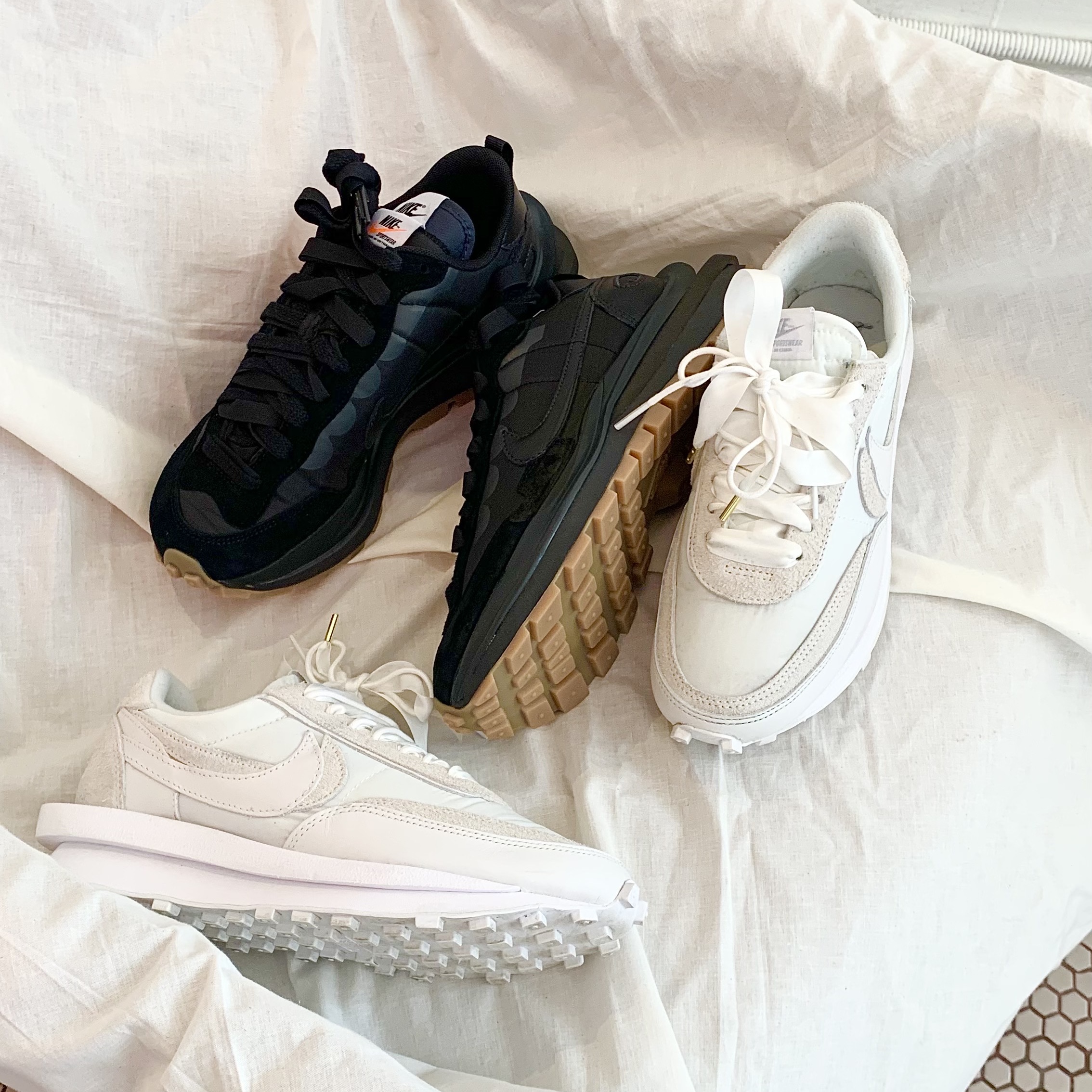Nike x Sacai VaporWaffle Black and Gum, Nike x Sacai LDWaffle White Nylon 착용 스타일