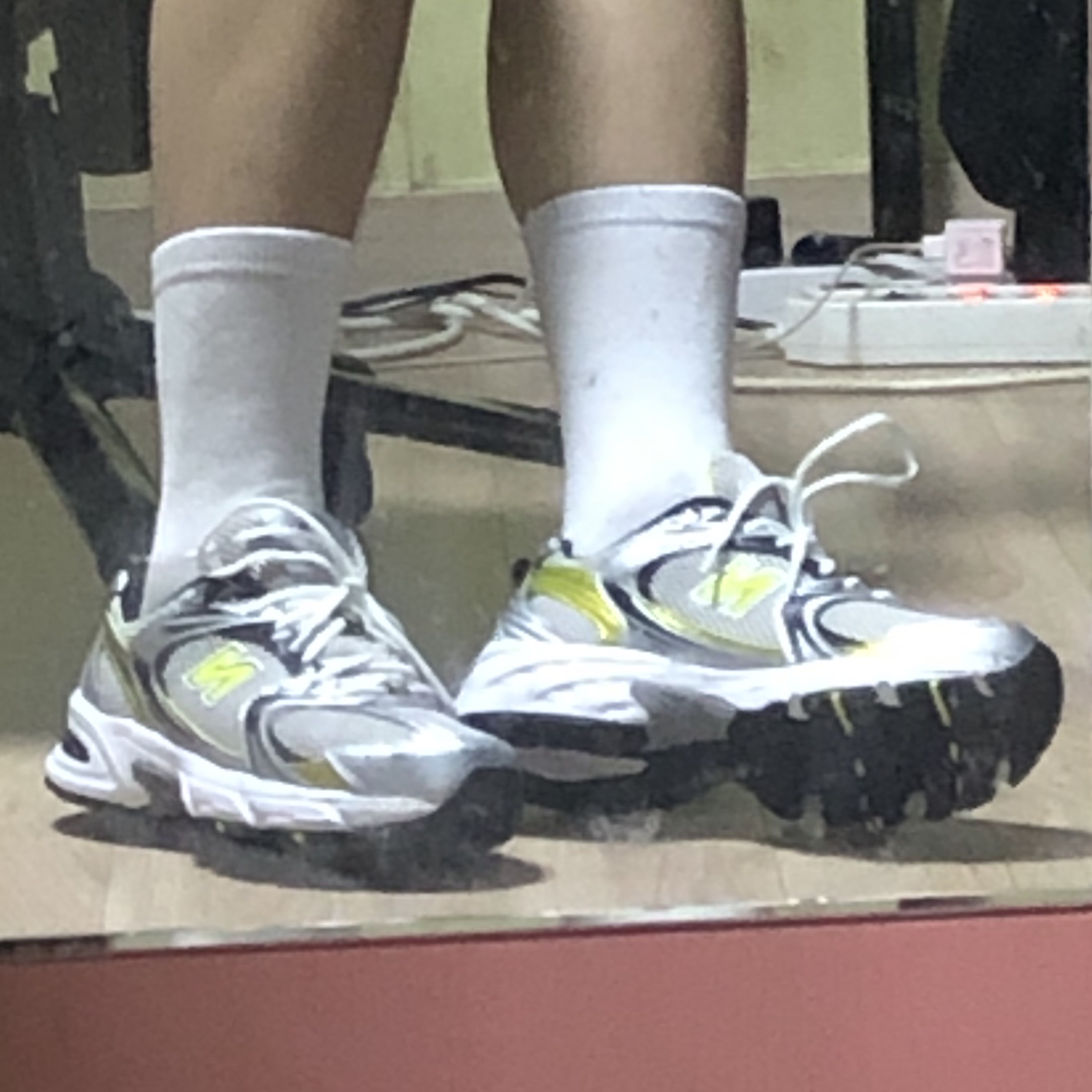 New Balance 530 Silver 착용 스타일 - 2