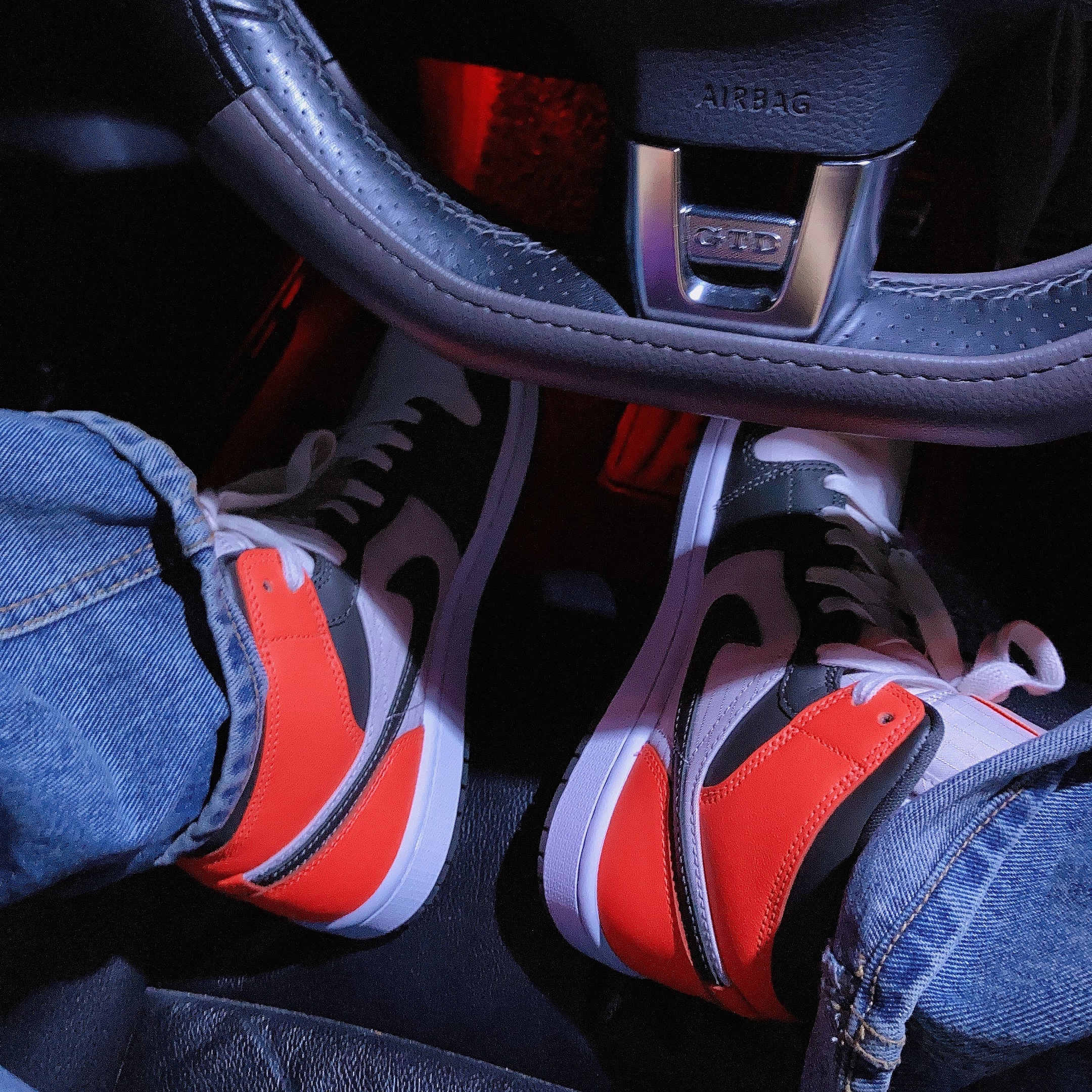 (W) Jordan 1 Mid SE Newsprint 착용 스타일