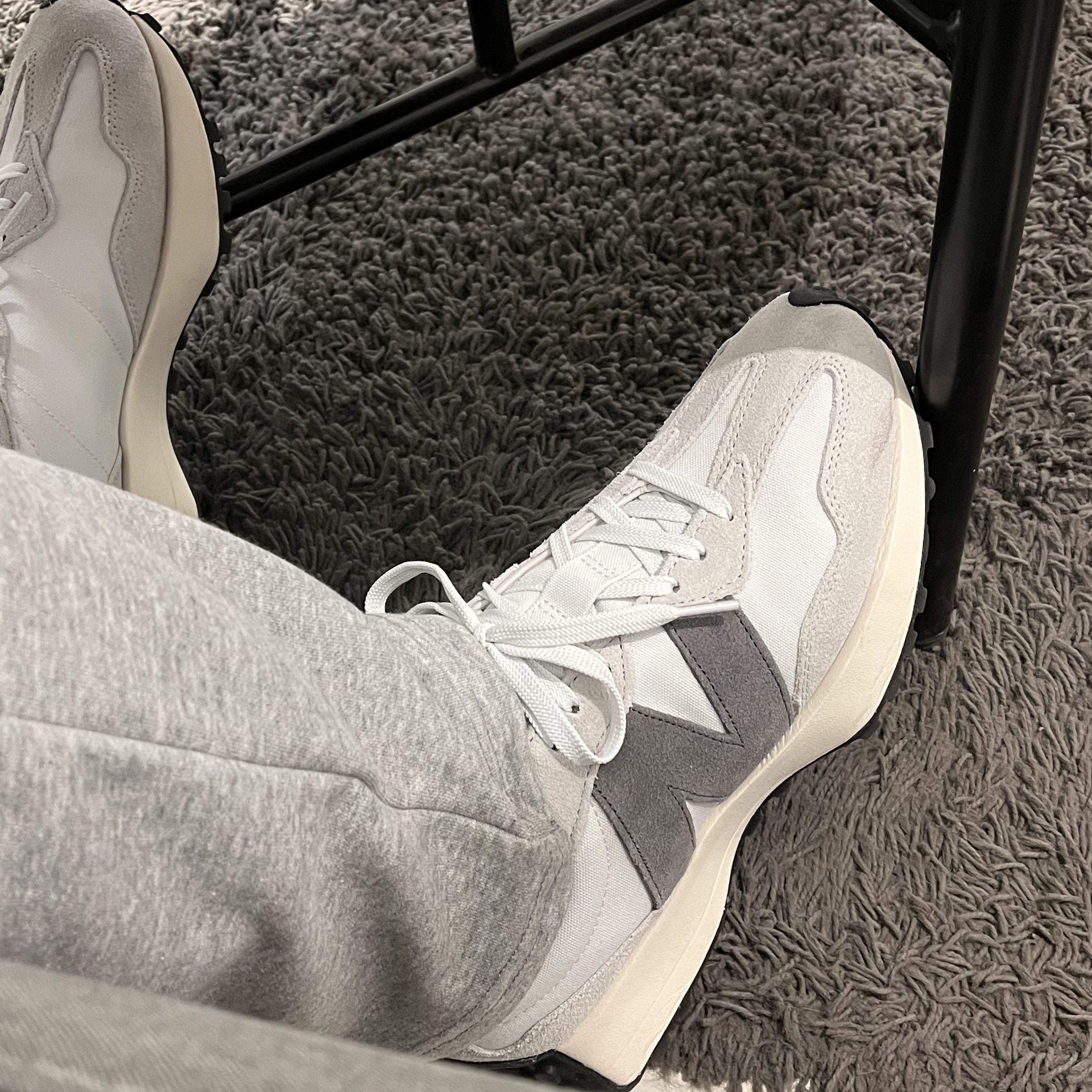 New Balance 327 Nimbus Cloud Rain Cloud 착용 스타일 - 1
