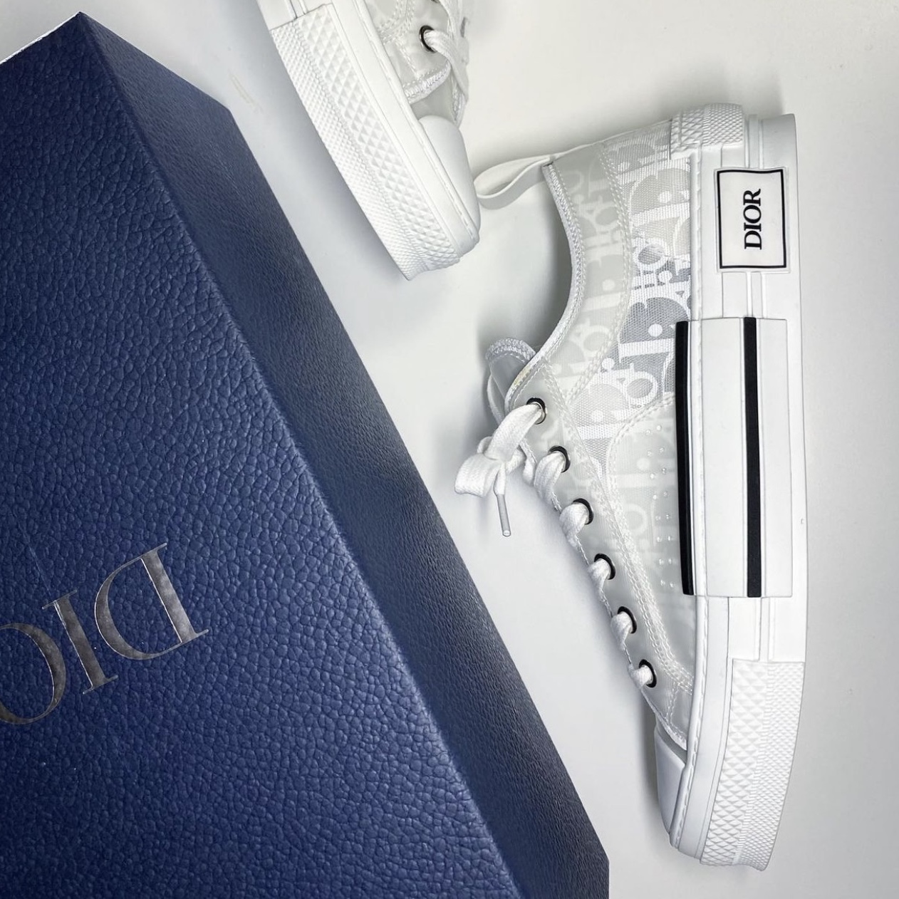 Dior B23 Low Dior Oblique White 착용 스타일
