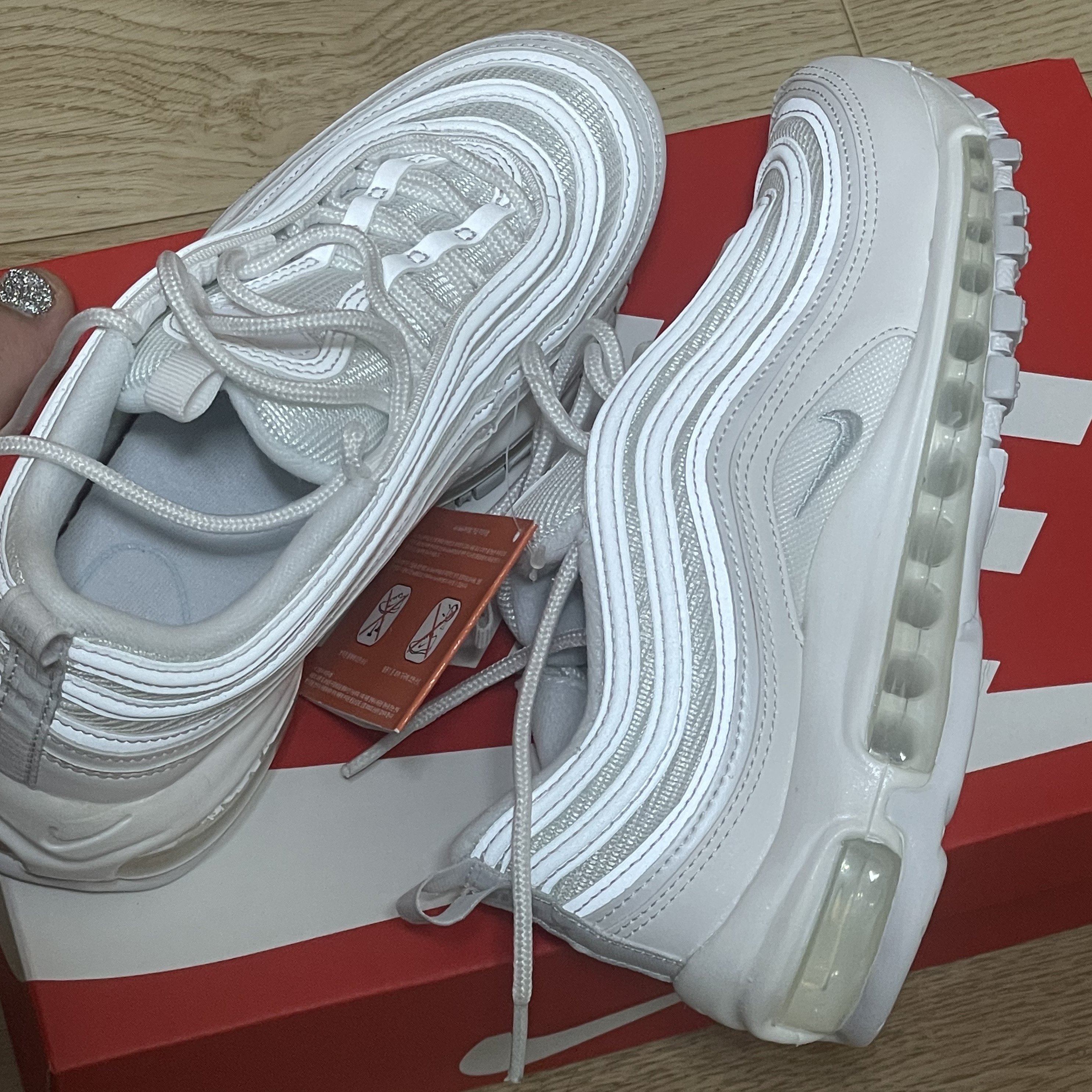 (W) Nike Air Max 97 White Pure Platinum 착용 스타일