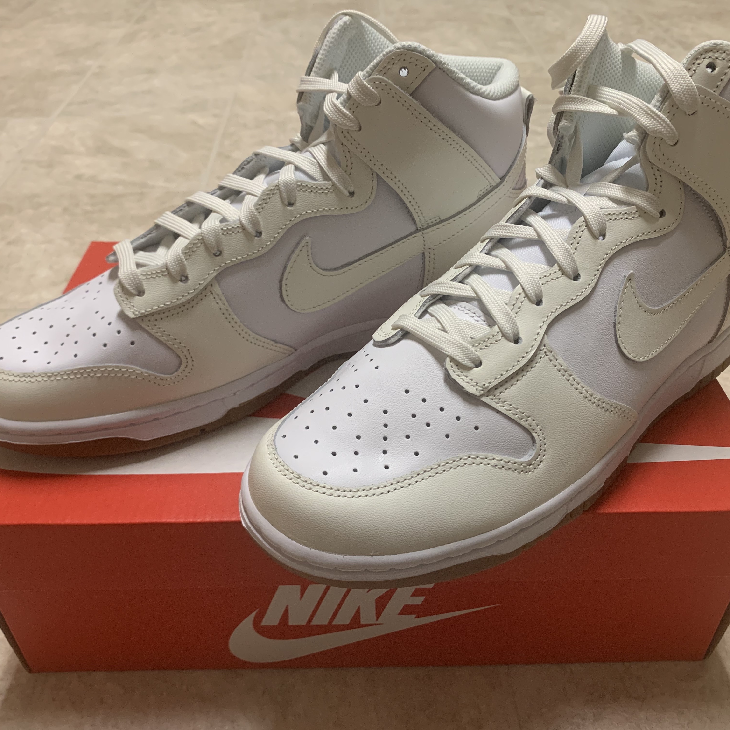 (W) Nike Dunk High Sail Gum 착용 스타일
